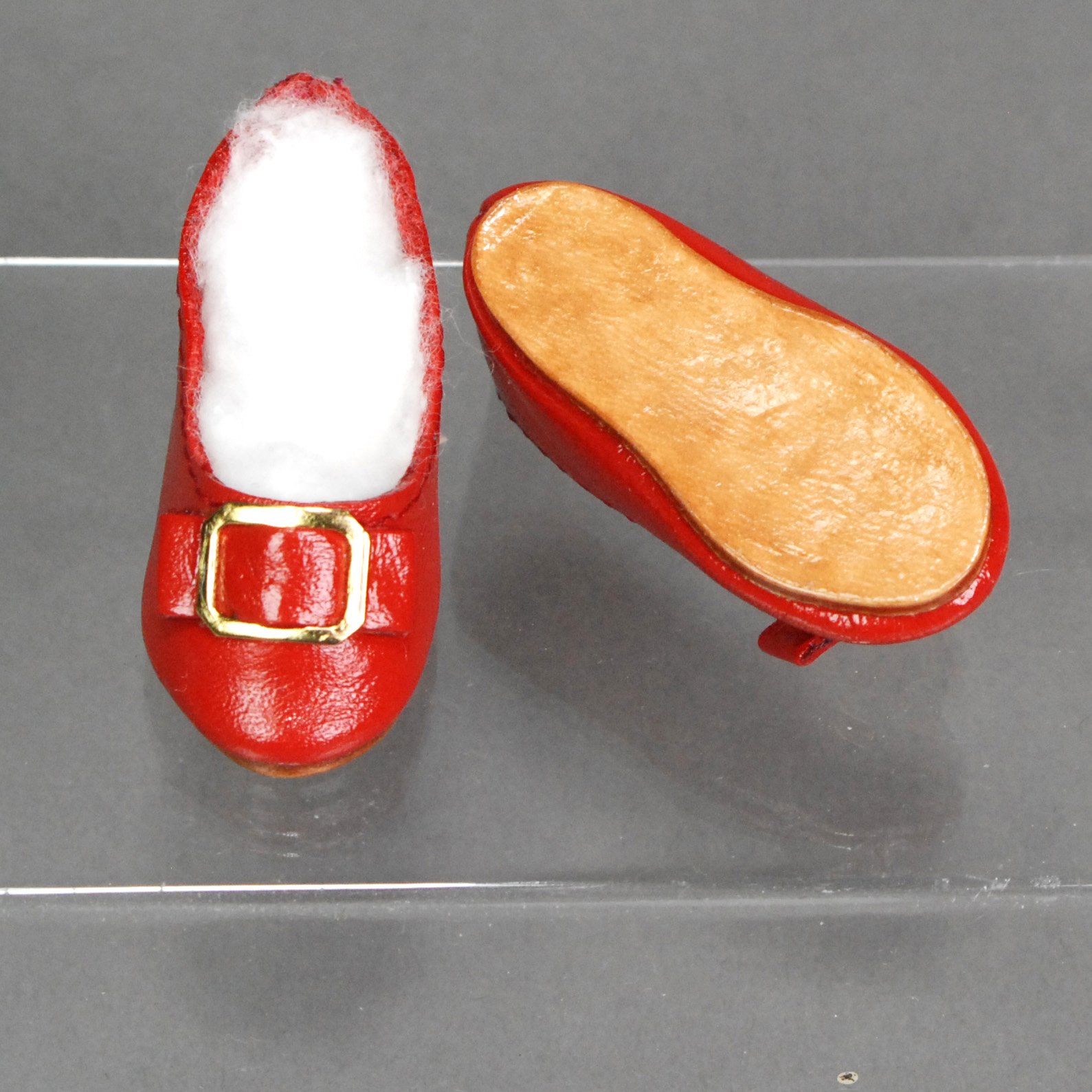 Red-Bow-Buckle-Shoe-b.JPG