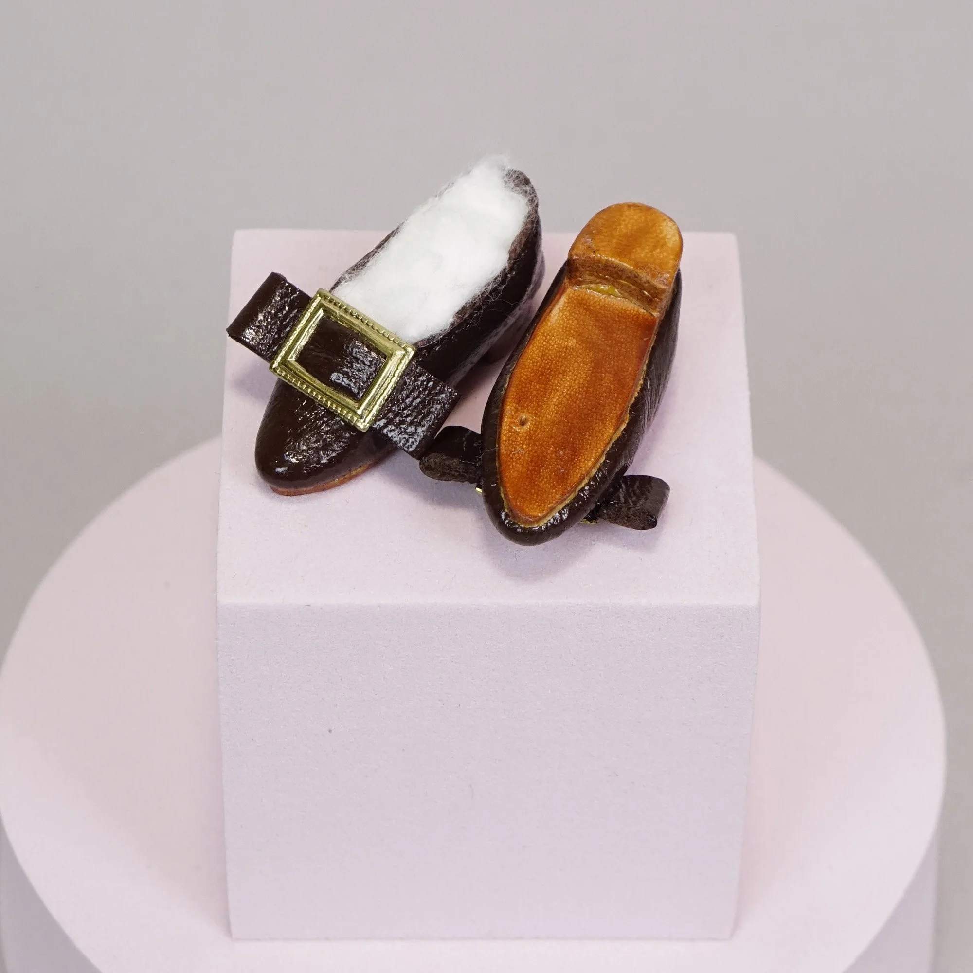 Shoe-126-b.JPG