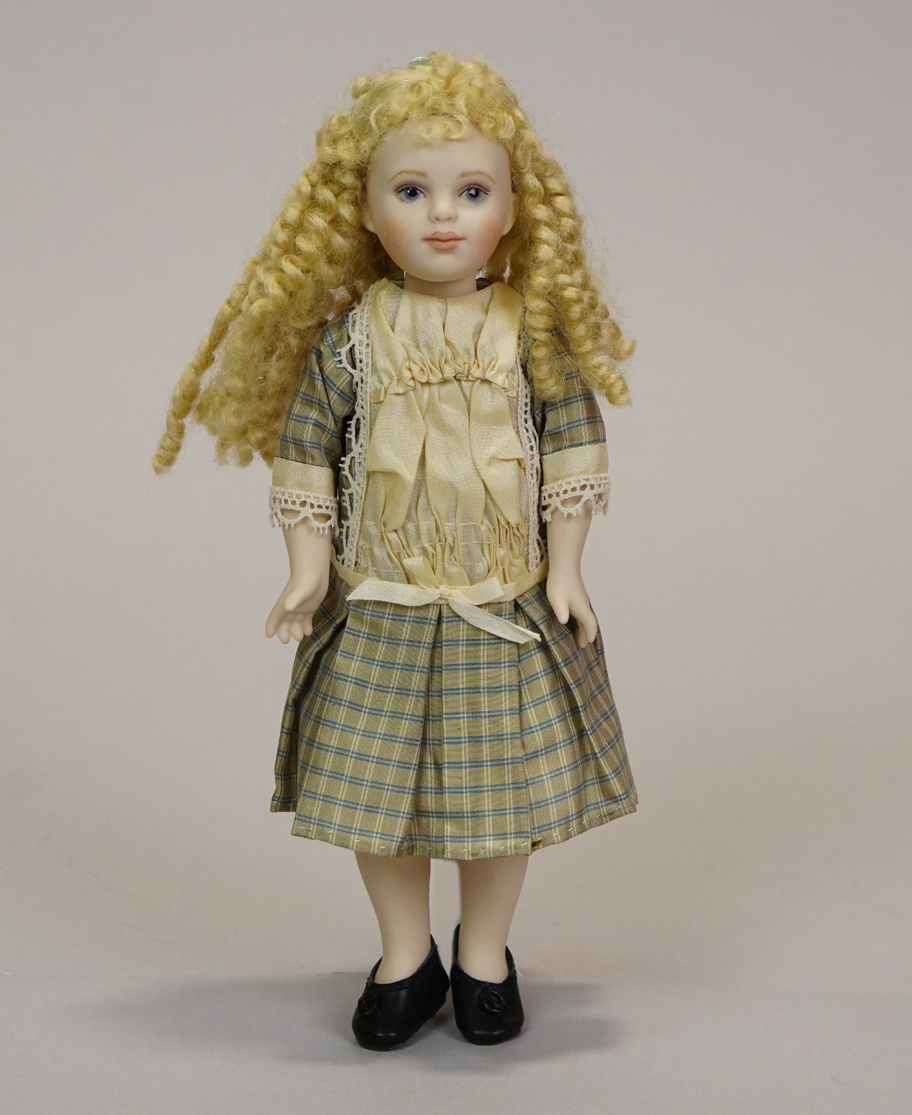 artist-doll-13-a.JPG