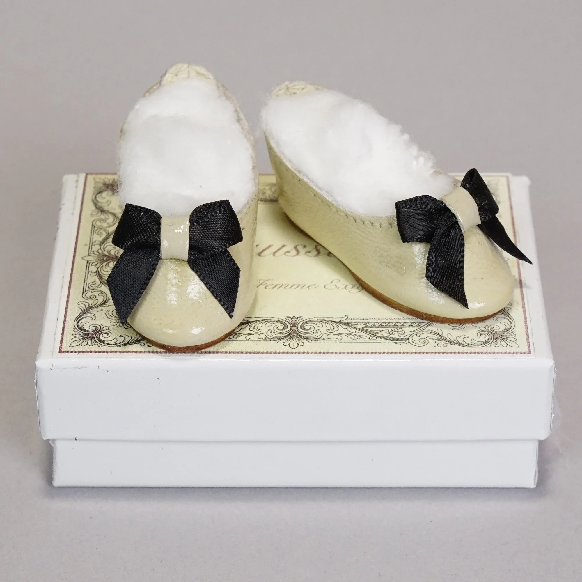 Shoe-108-a.JPG