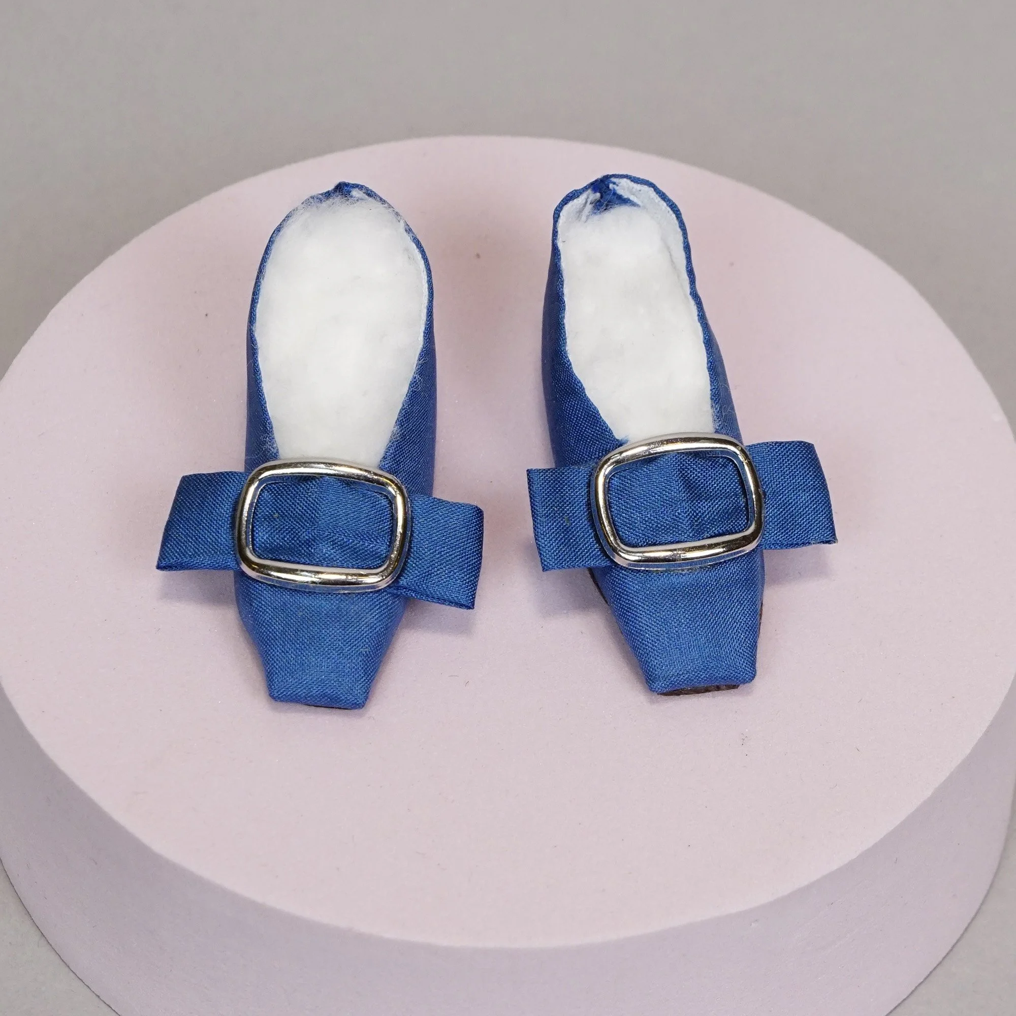 Shoe-129-a.JPG