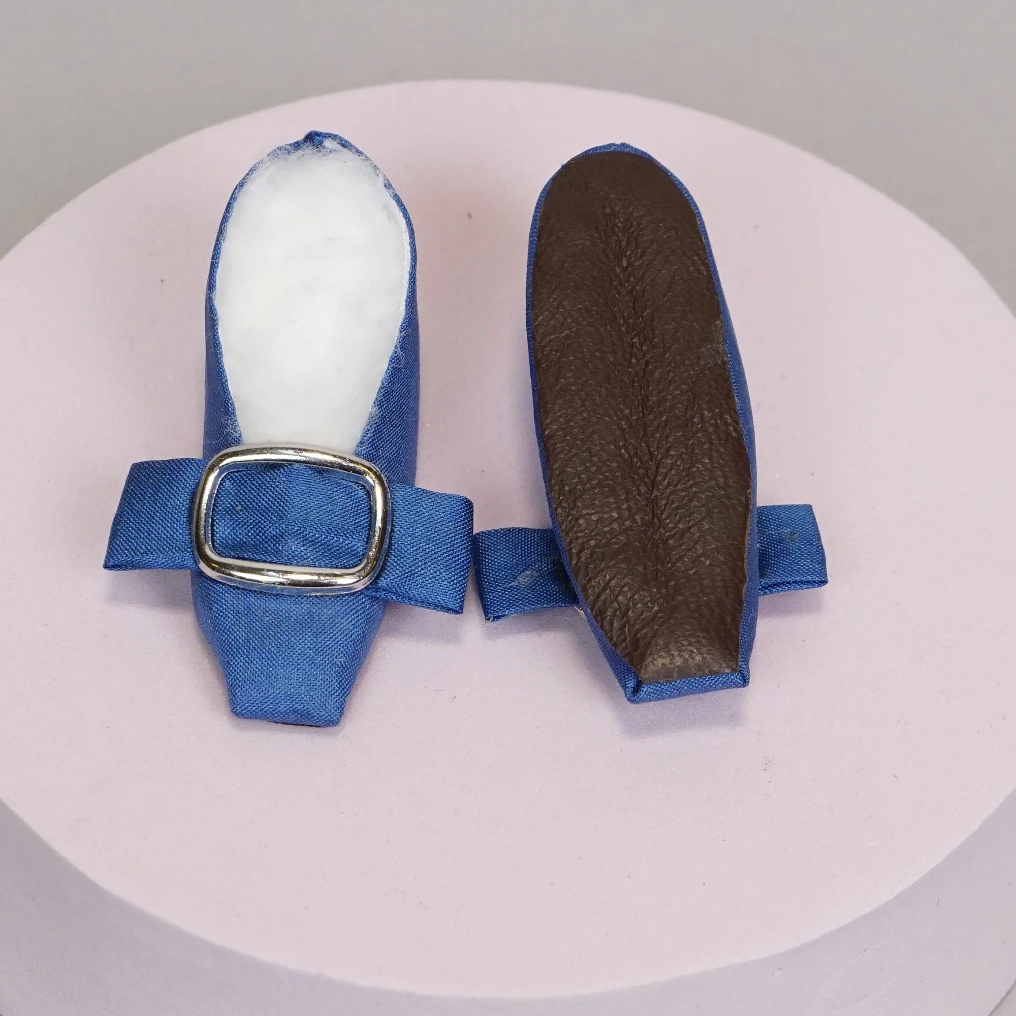 Shoe-129-b.JPG