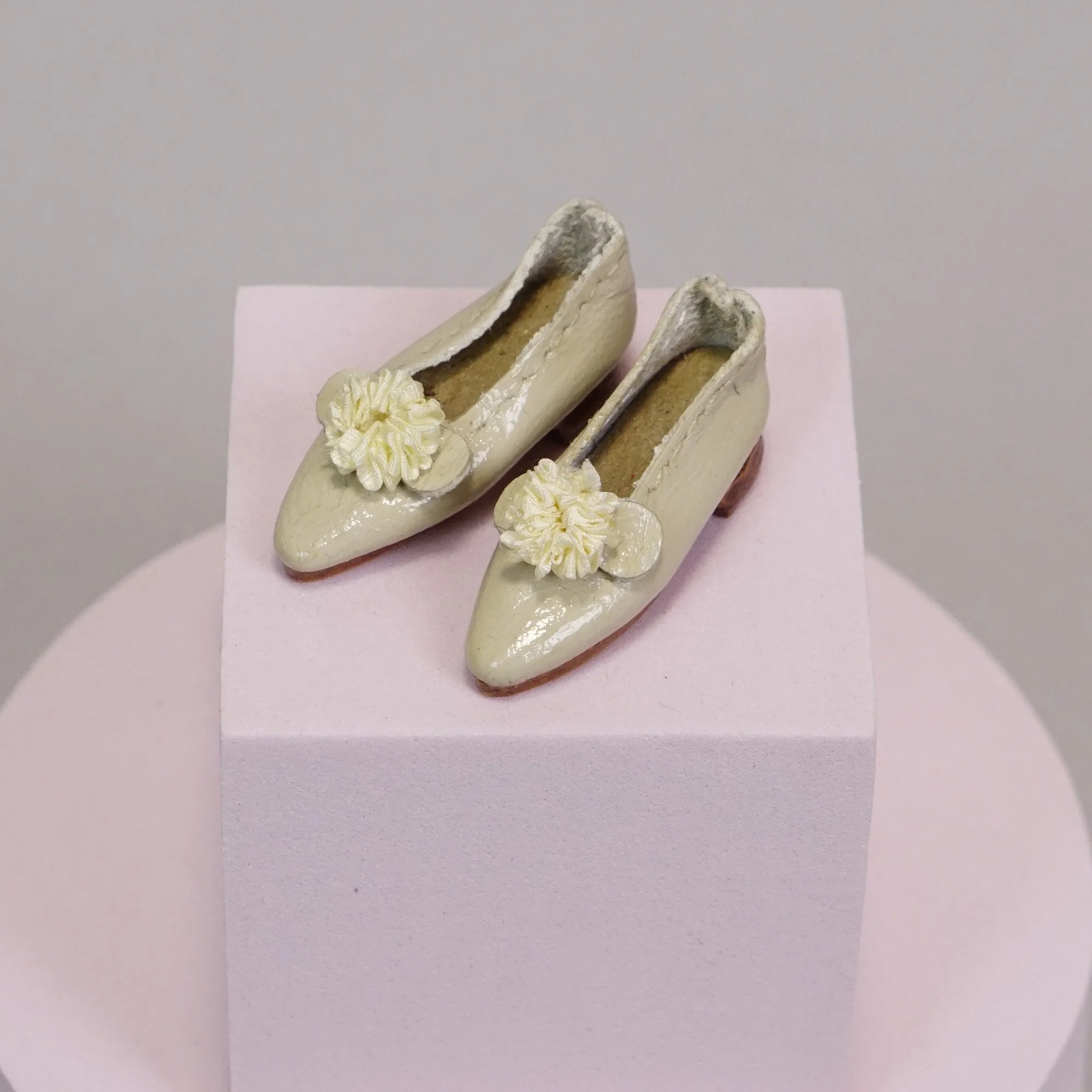 Shoe-118-a.JPG
