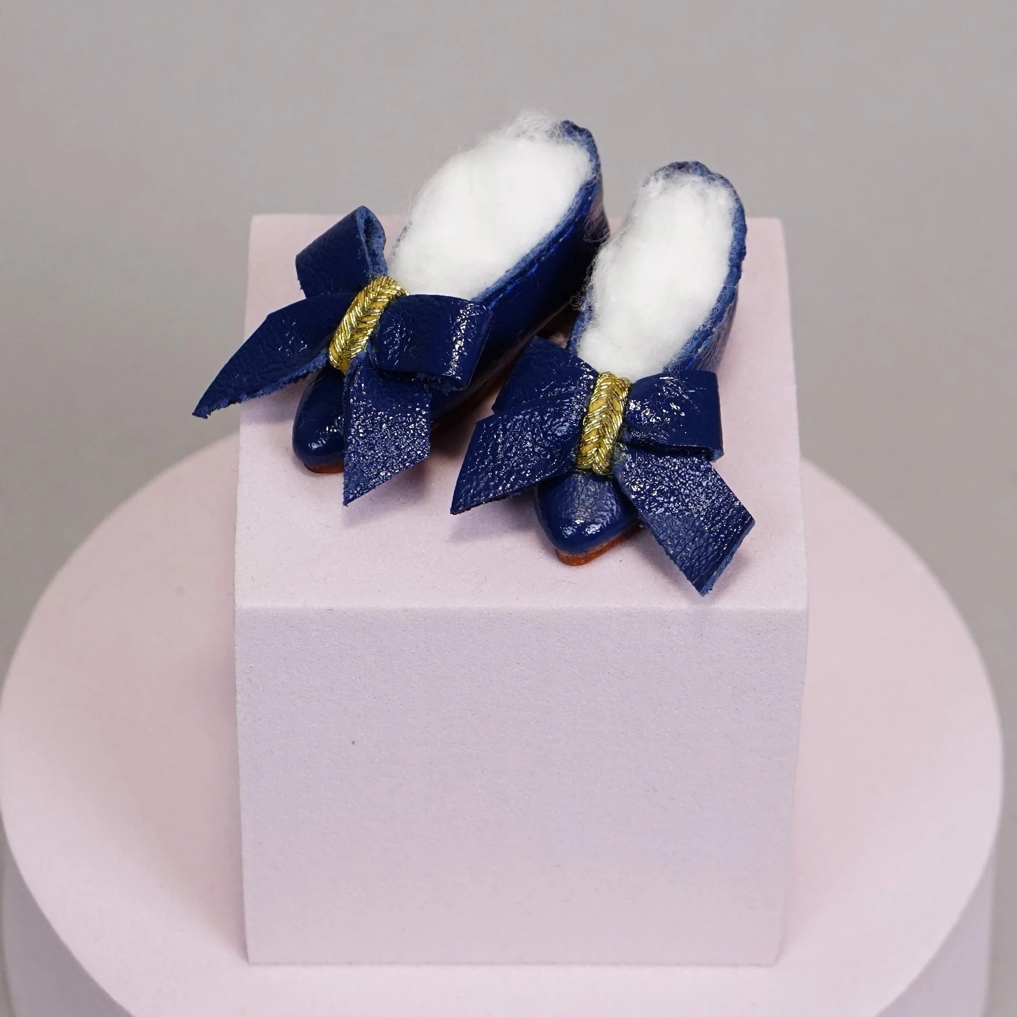 Shoe-124-a.JPG