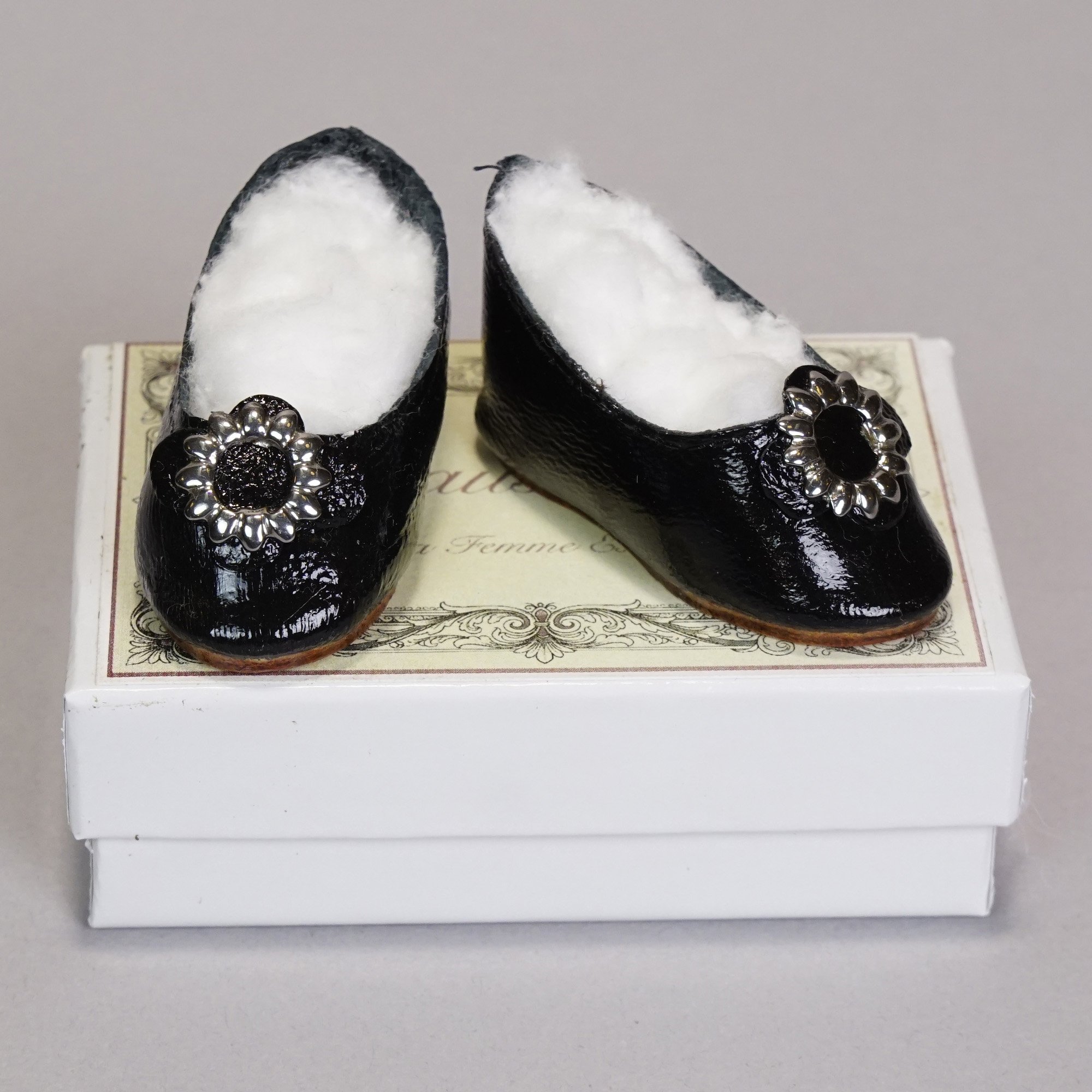 Shoe-113-a.JPG