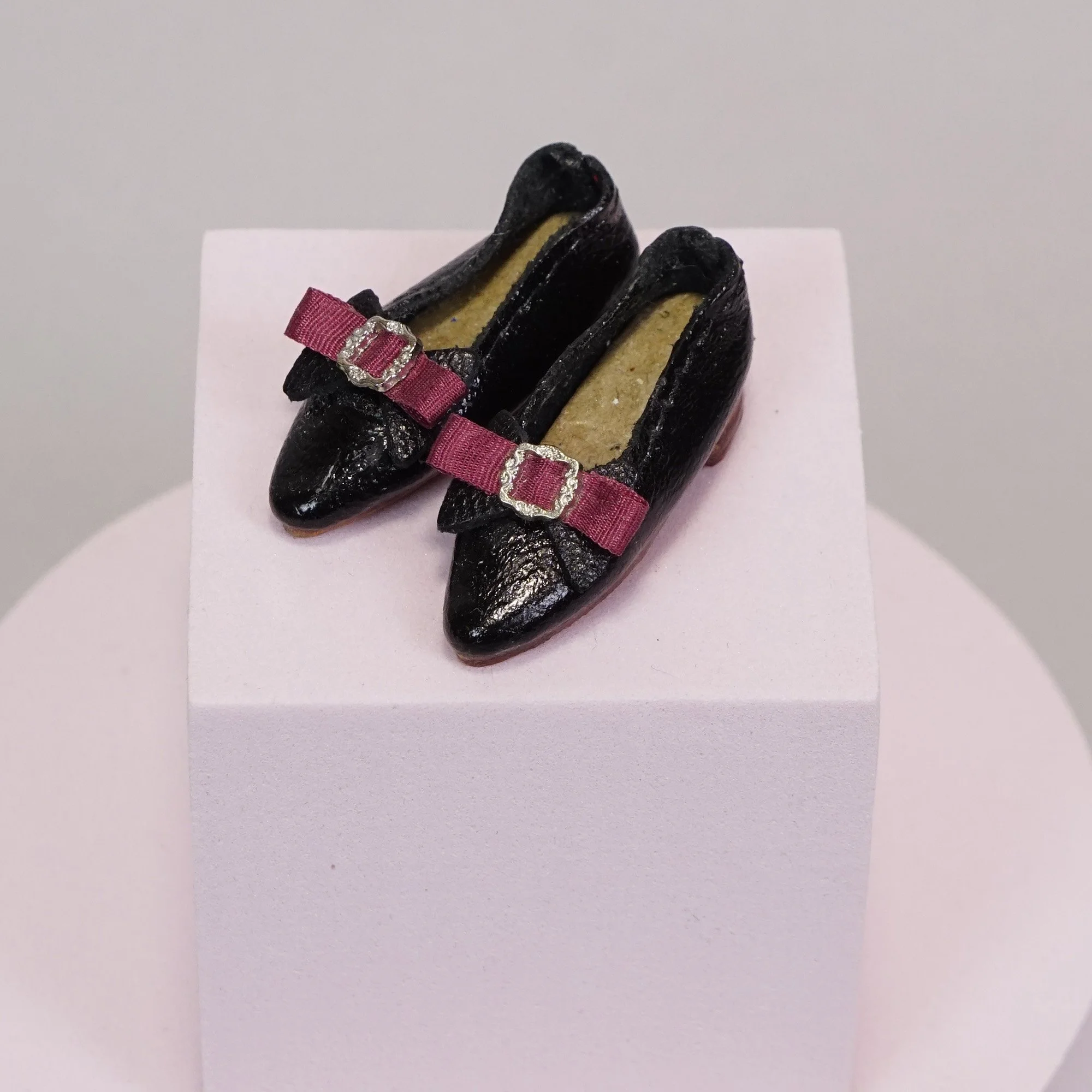 Shoe-119-a.JPG