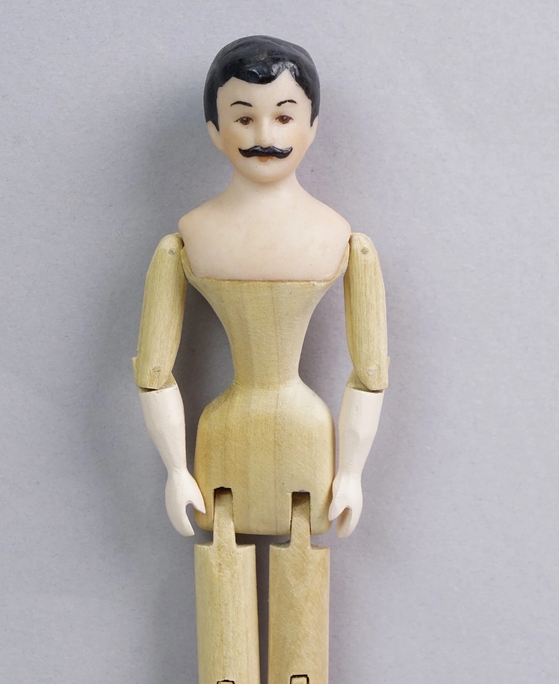 Wooden-07-b.JPG