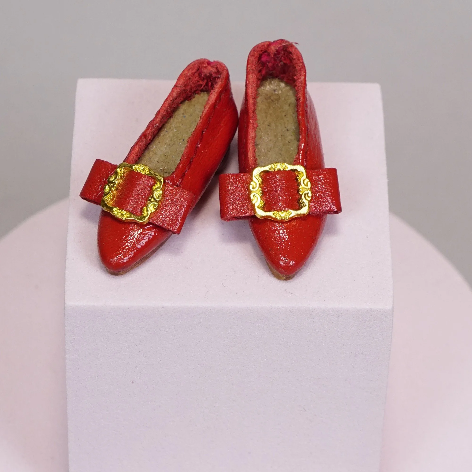 Shoe-121-a.JPG