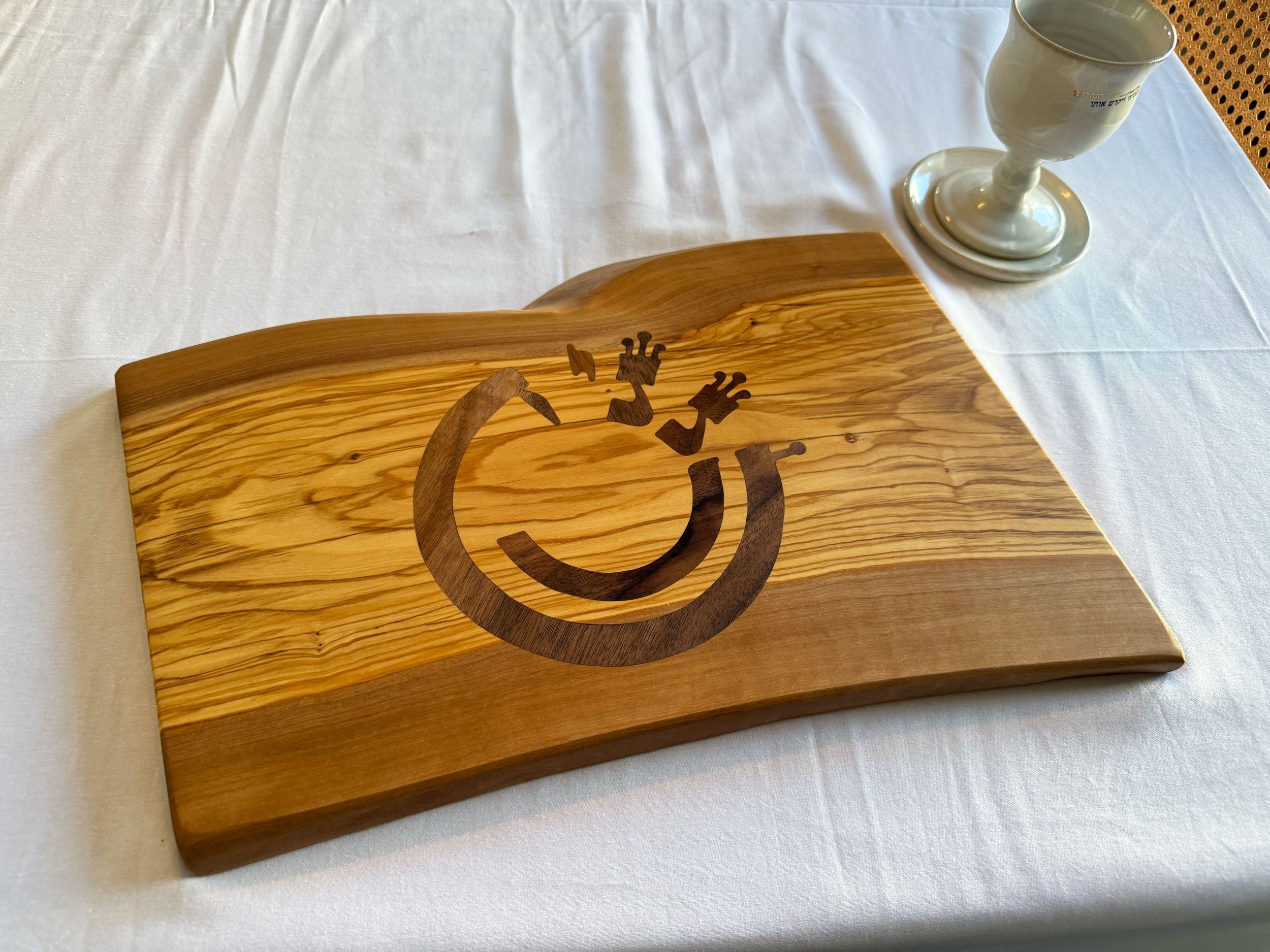 Hineni-Olivewood-2.jpg