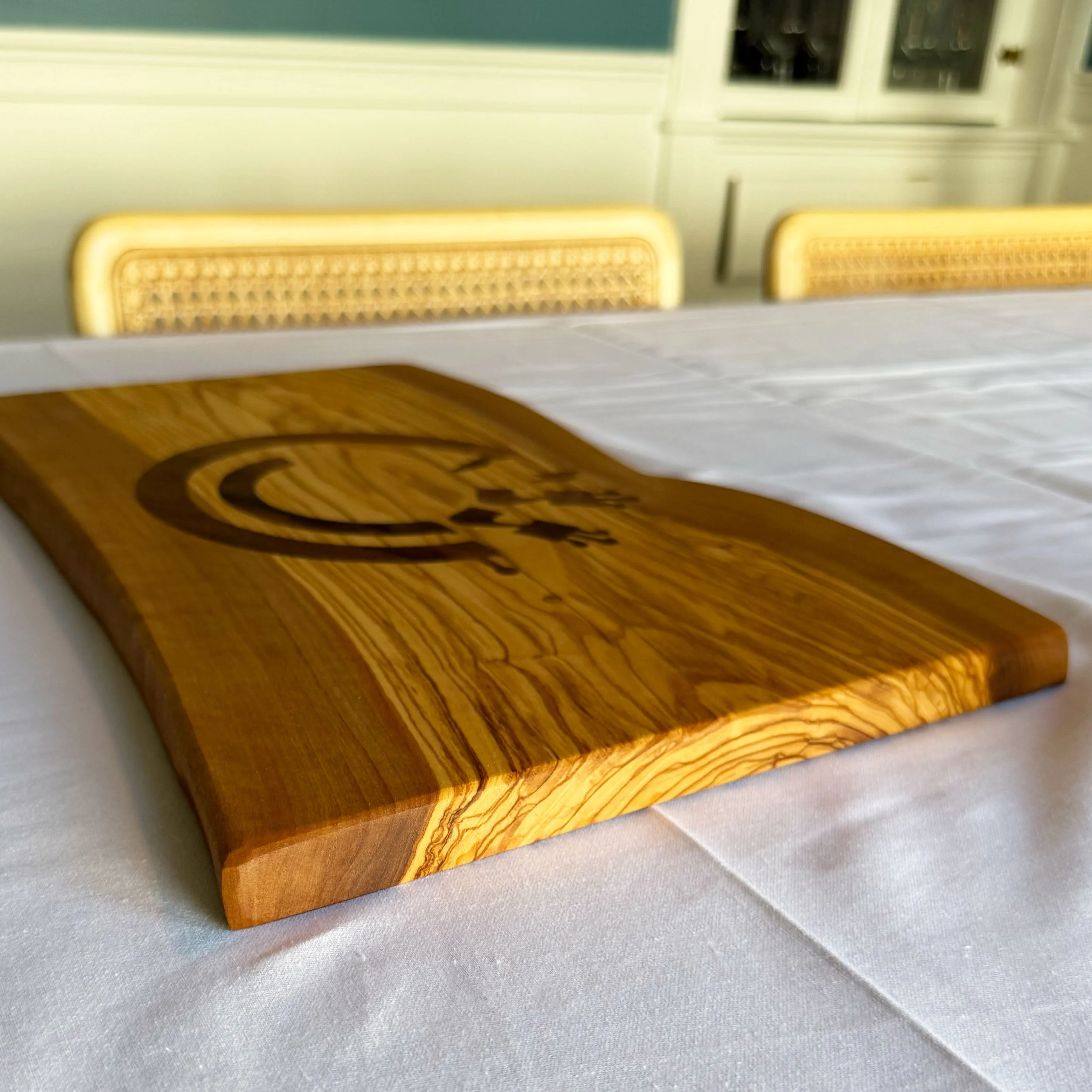 Hineni-Olivewood-3.jpg