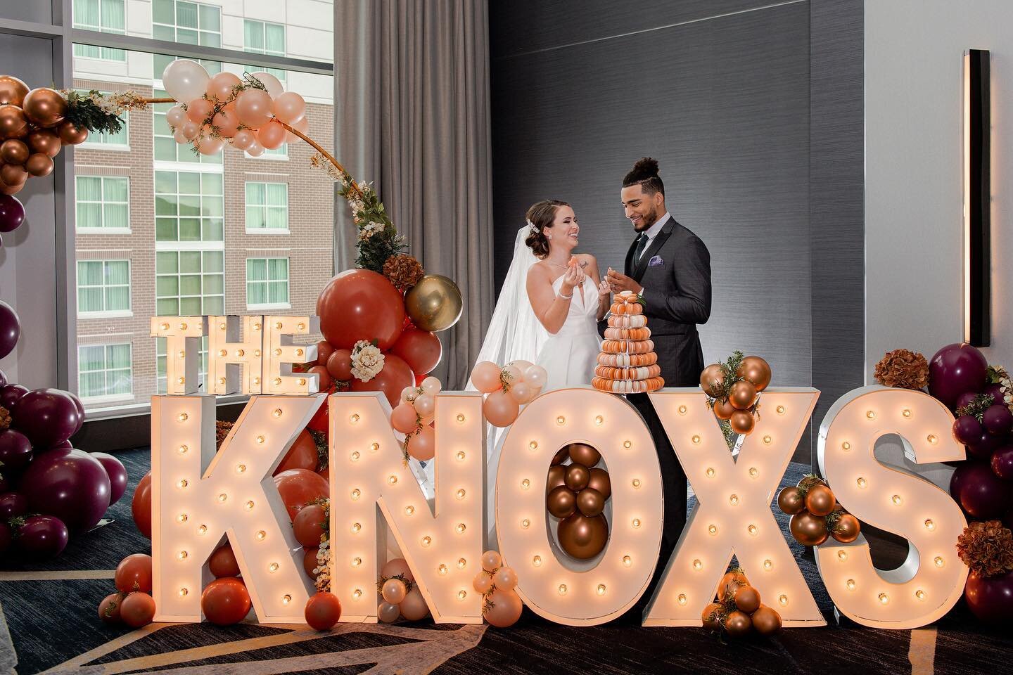 Weddings will forever have our hearts🤍✨✨✨
.
This incredible vendor team created something out of a fairytale 😍 Hosted by @kansascityengaged at the beautiful @loewskc, there wasn&rsquo;t a detail missed by @trinityeventskc and the rest of the amazin