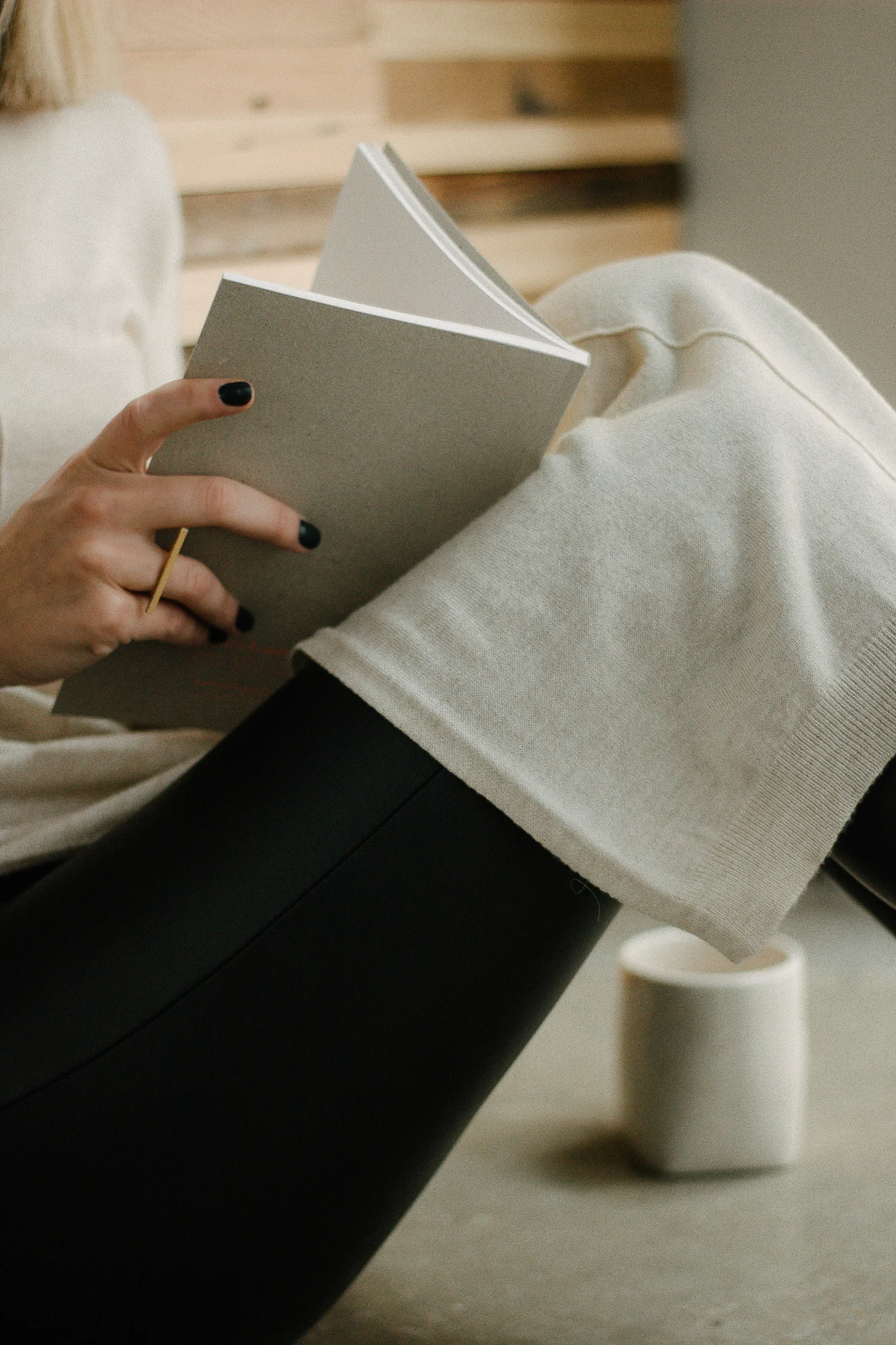 Winter Capsule 2018: Neutrals for my (hopefully someday) studio | Brave Girl blog | photo by Colette Wright of The Lipstick Lens