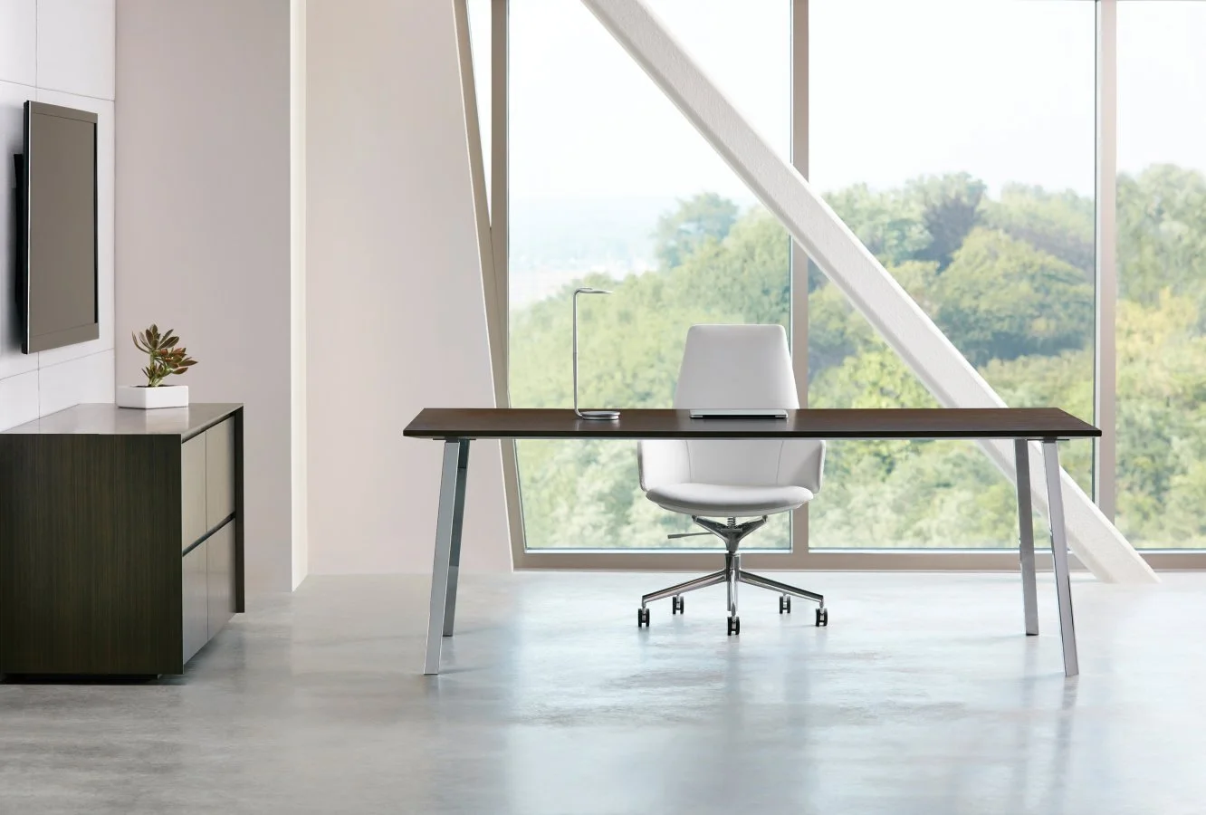 two4six-meeting-table-veneer-top-post-legs_lg_resize_f360c3a20cf19c9cafd118874998c290.jpg