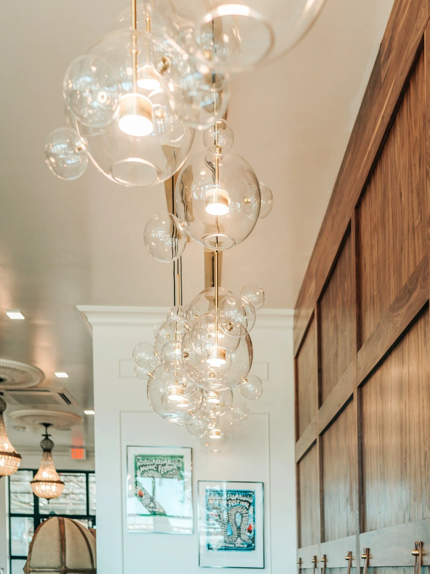 Built on thoughtful details and an easy welcome, for locals, travelers, and everyone in between.