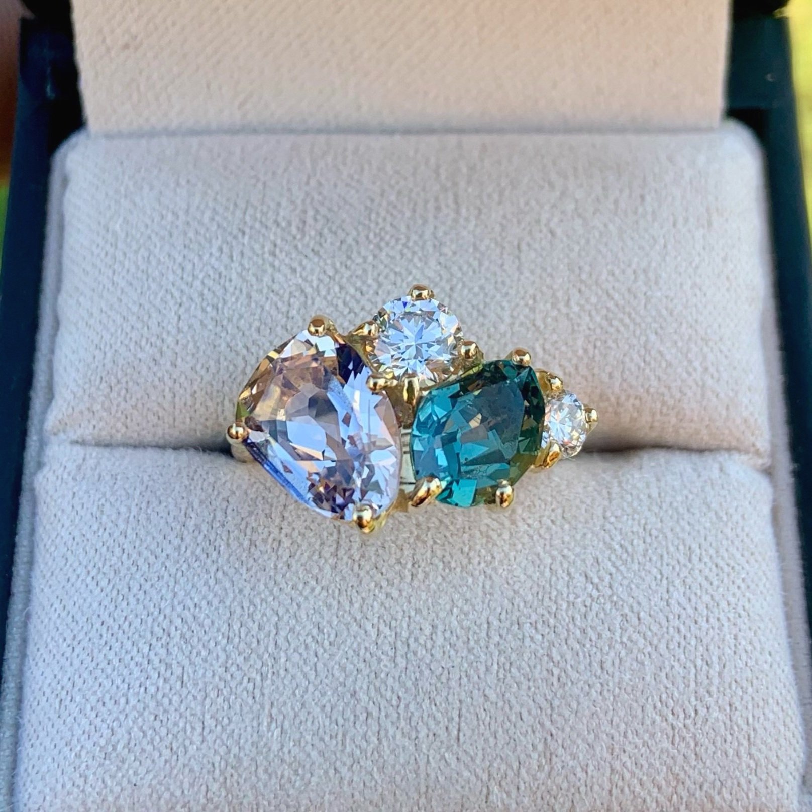 Sapphires + Diamond / 18k Yellow Gold