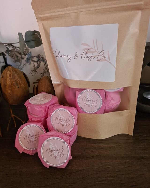 WAX MELTS 10 PACK AVAILABLE NOW! 
these packs include 10 melts in different scents, jump onto the website or dm us to find out more !!