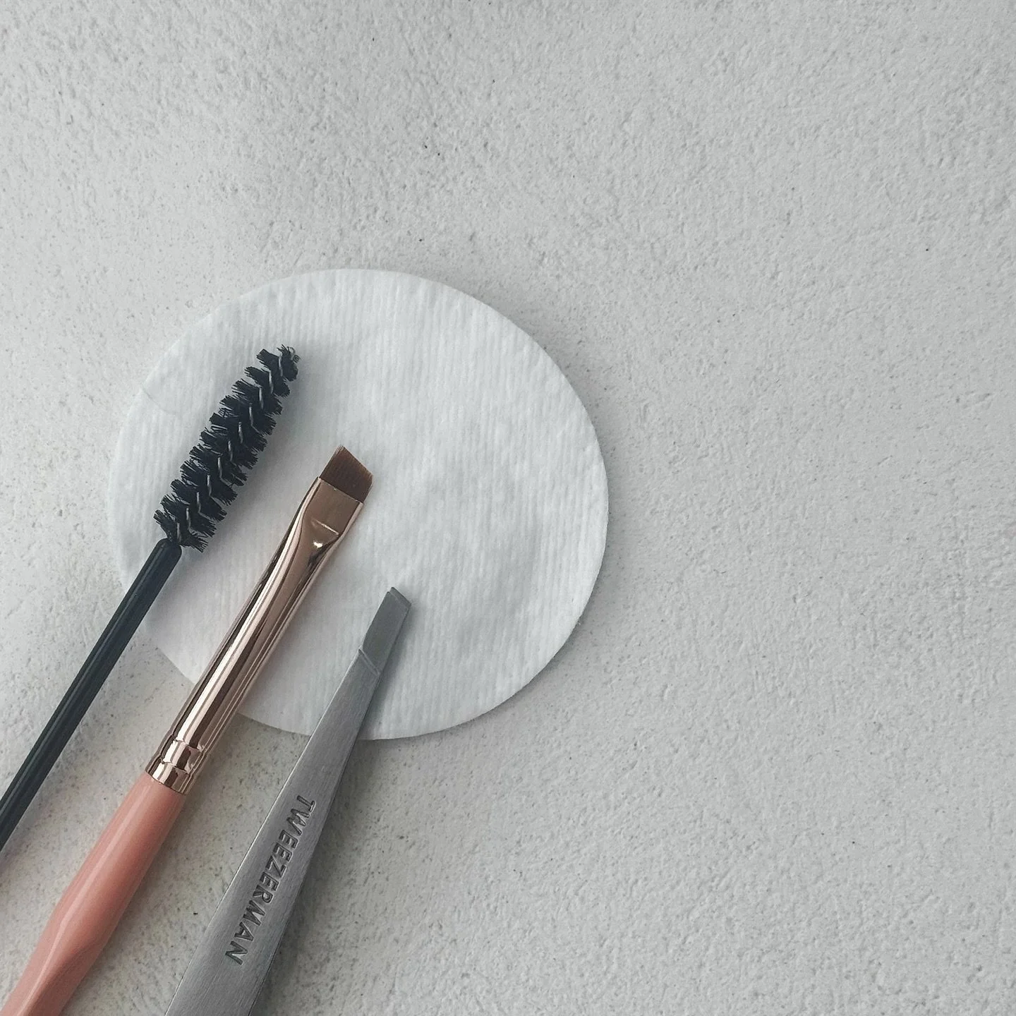 Fresh tools, fresh week, fresh brows.