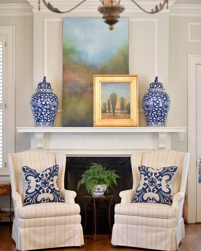 Blue &amp; white + original art + 1920's house. Classic good looks never go out of style.
.
.
.
.
.
#interiordesigner #interiordesign #interiors #cha #chattanoogadesigner #chattanoogainteriors #chattanoogainteriordesign #chattanooga #livecolorfully #