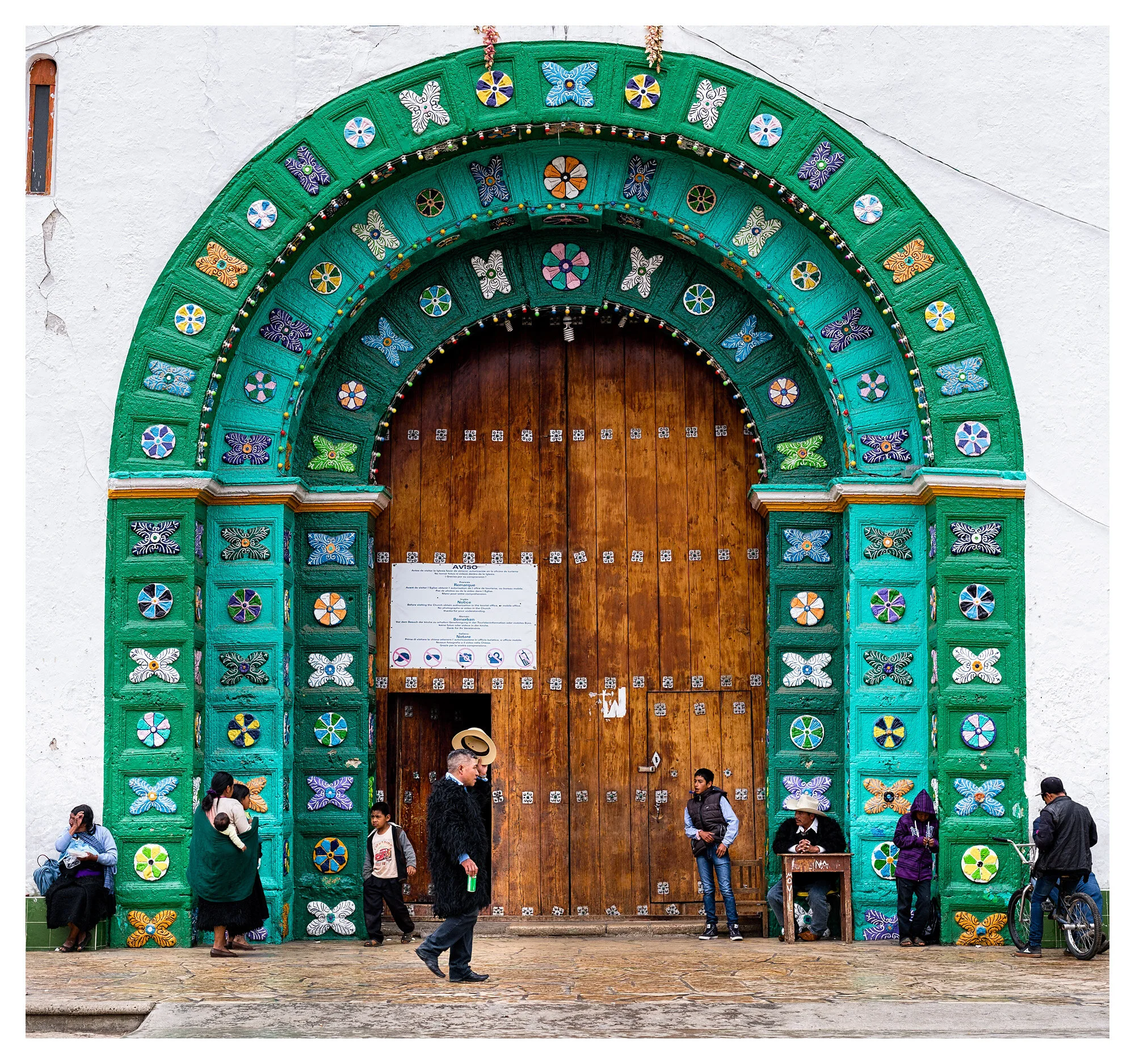 GerardoM-2645V2-web-Content-Travel-Tourism-Photography-SanJuan-Chamula.jpg