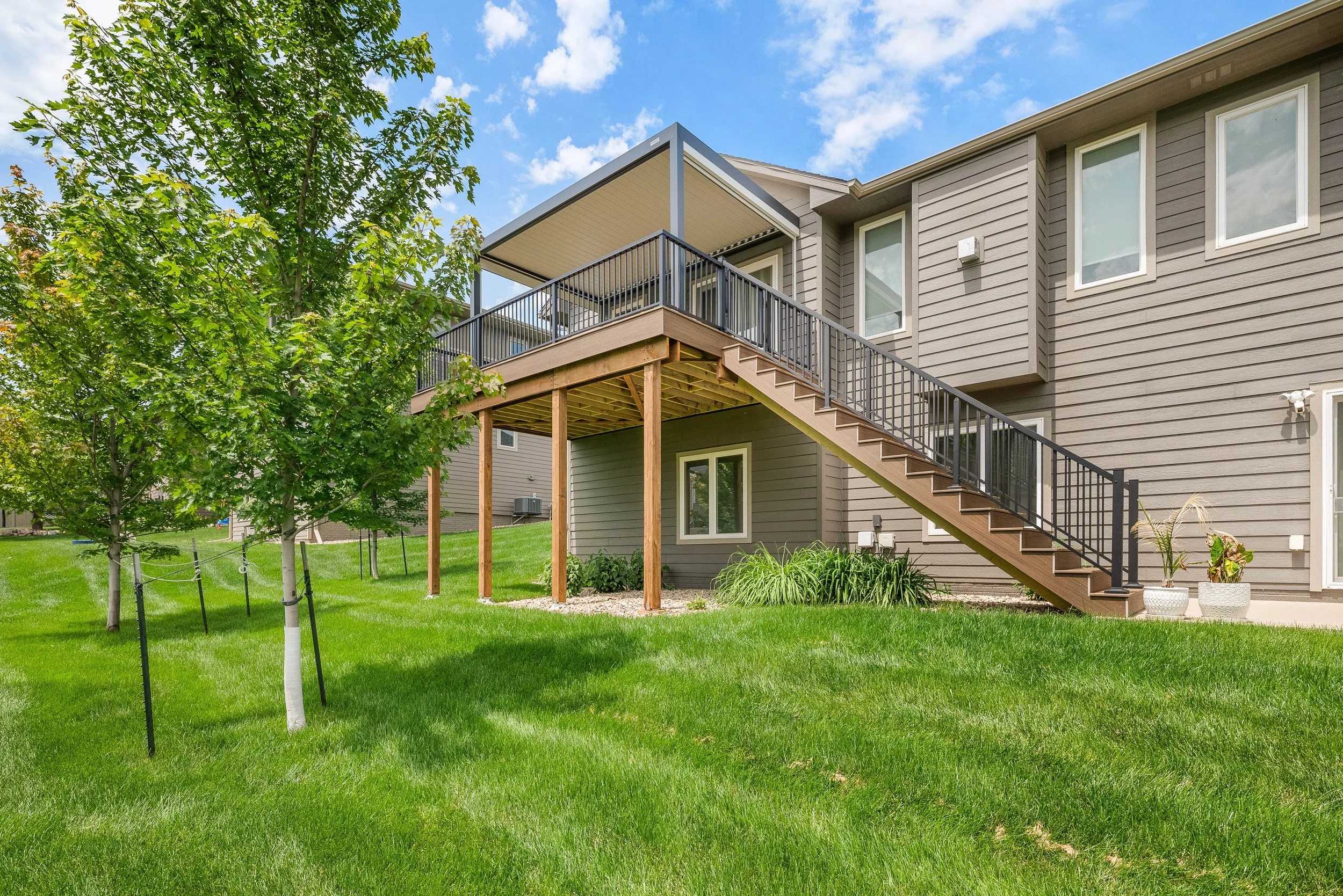 Trex Deck with Pergolux Pergola