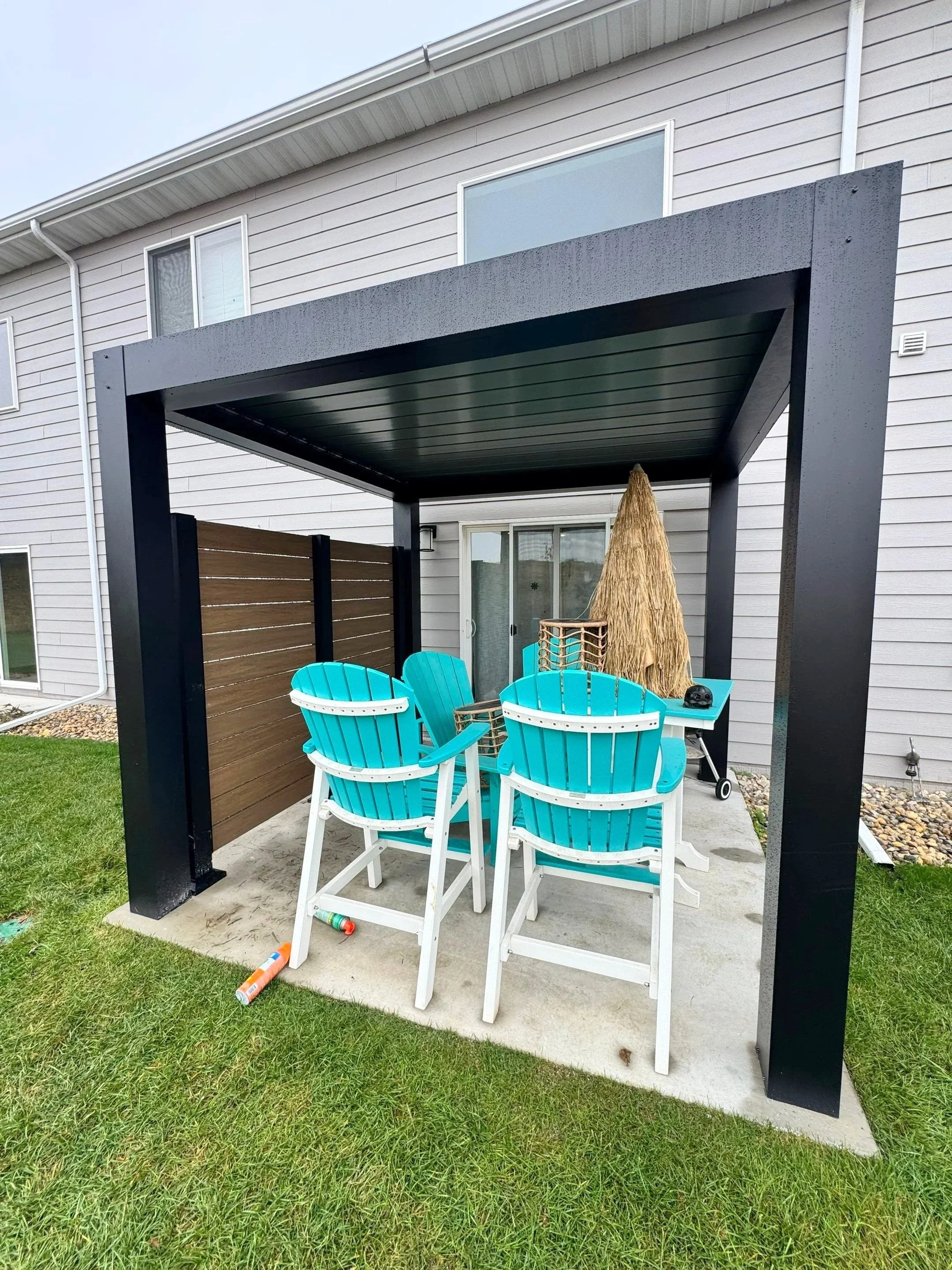 metal pergola with star privacy railing
