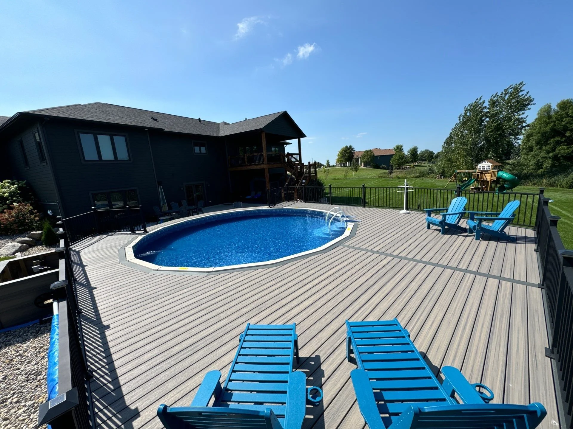 composite pool deck with aluminum railing