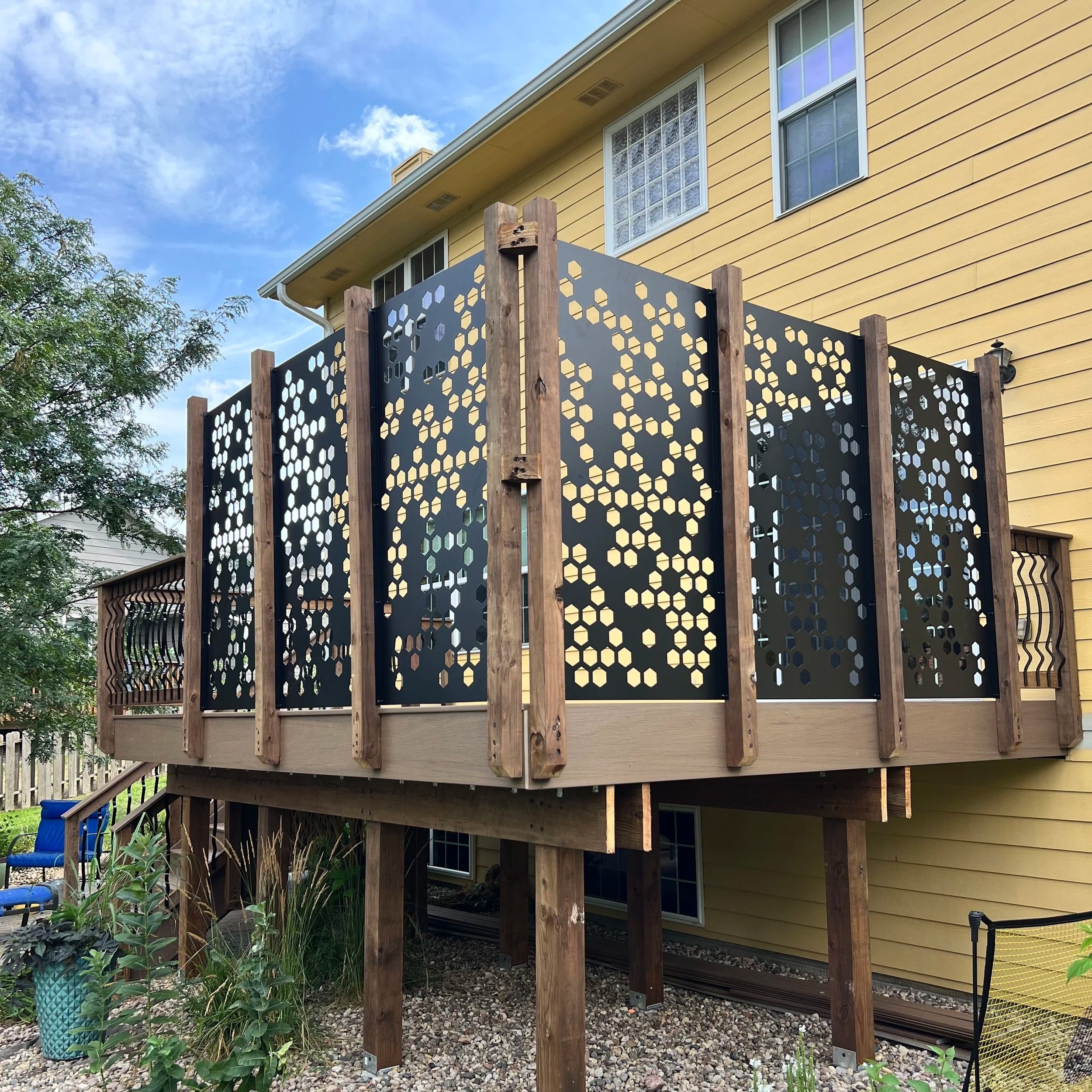Privacy Deck Screen from Hideaway