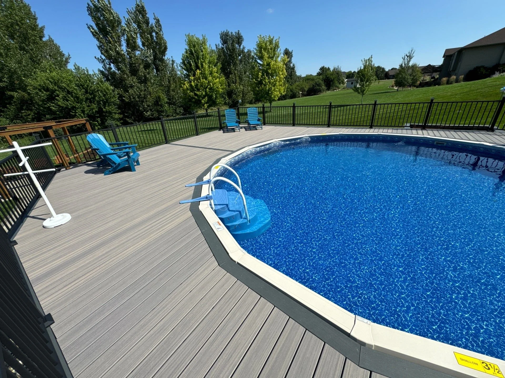 composite pool deck with aluminum railing
