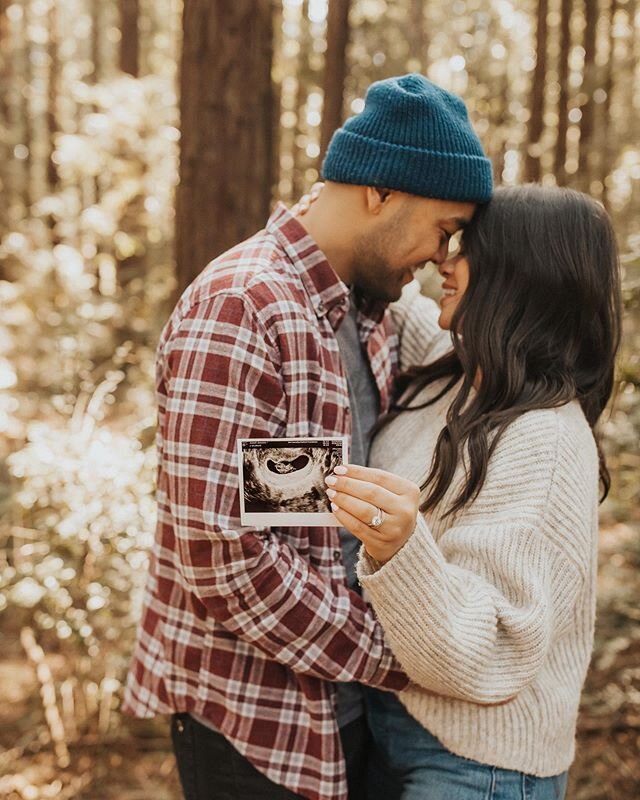 Alexandra was one of my giveaway winners from last year and I was so excited to see that their original plans of a couples session had turned into a baby announcement ❤️ Congratulations you two! @alexandracesca