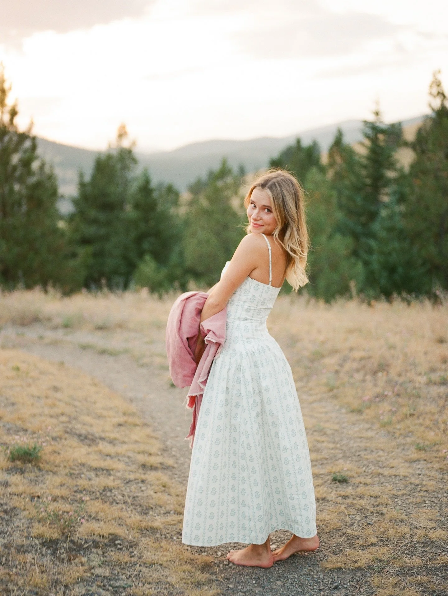 Another summer of seniors 
Gia- Class of 2026 
#missoulaseniorphotographer #missoulafilmphotographer #missoulaphotographer #missoulafamilyphotographer #filmisnotdead #filmphotography #thefindlab #kodakprofessional