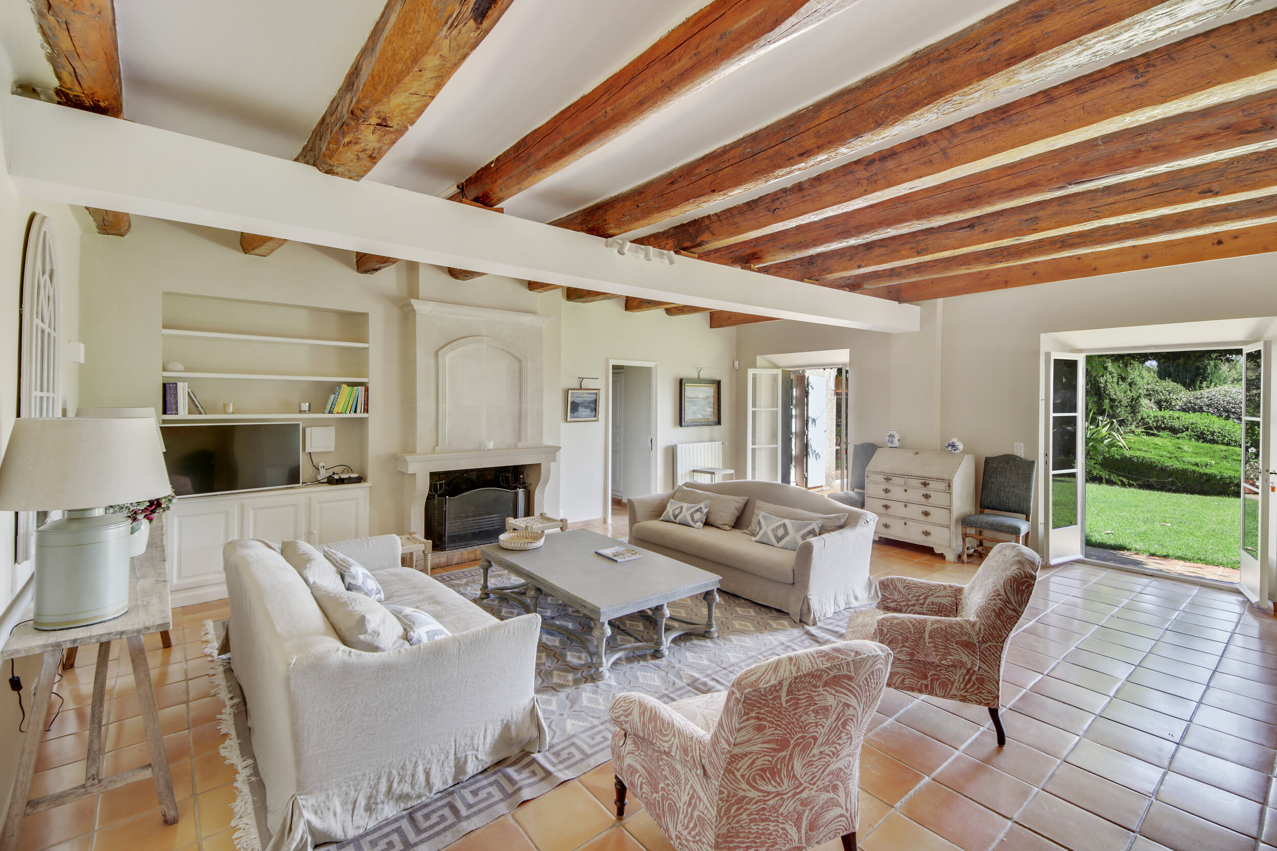 cv-villas-grimaud-r-(3).jpg