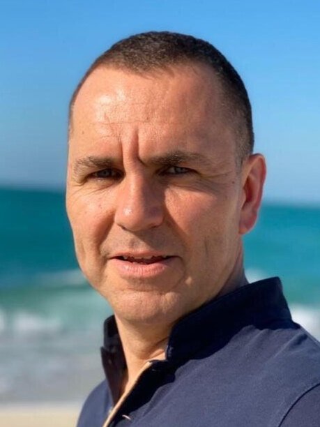 S3 E6 How to avoid  being “overwhelmed” in your first-time leadership role with Stéphane Jacqmin