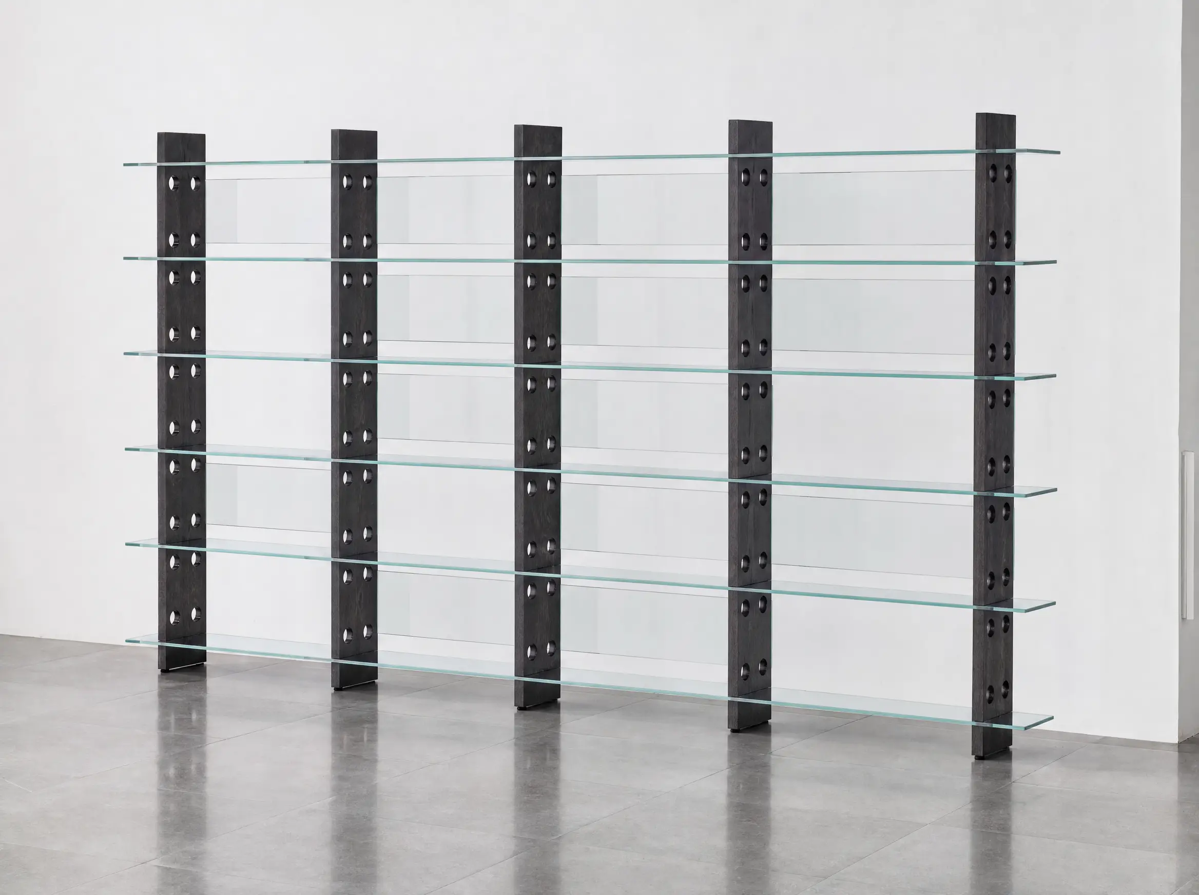 Big solid shelf.png