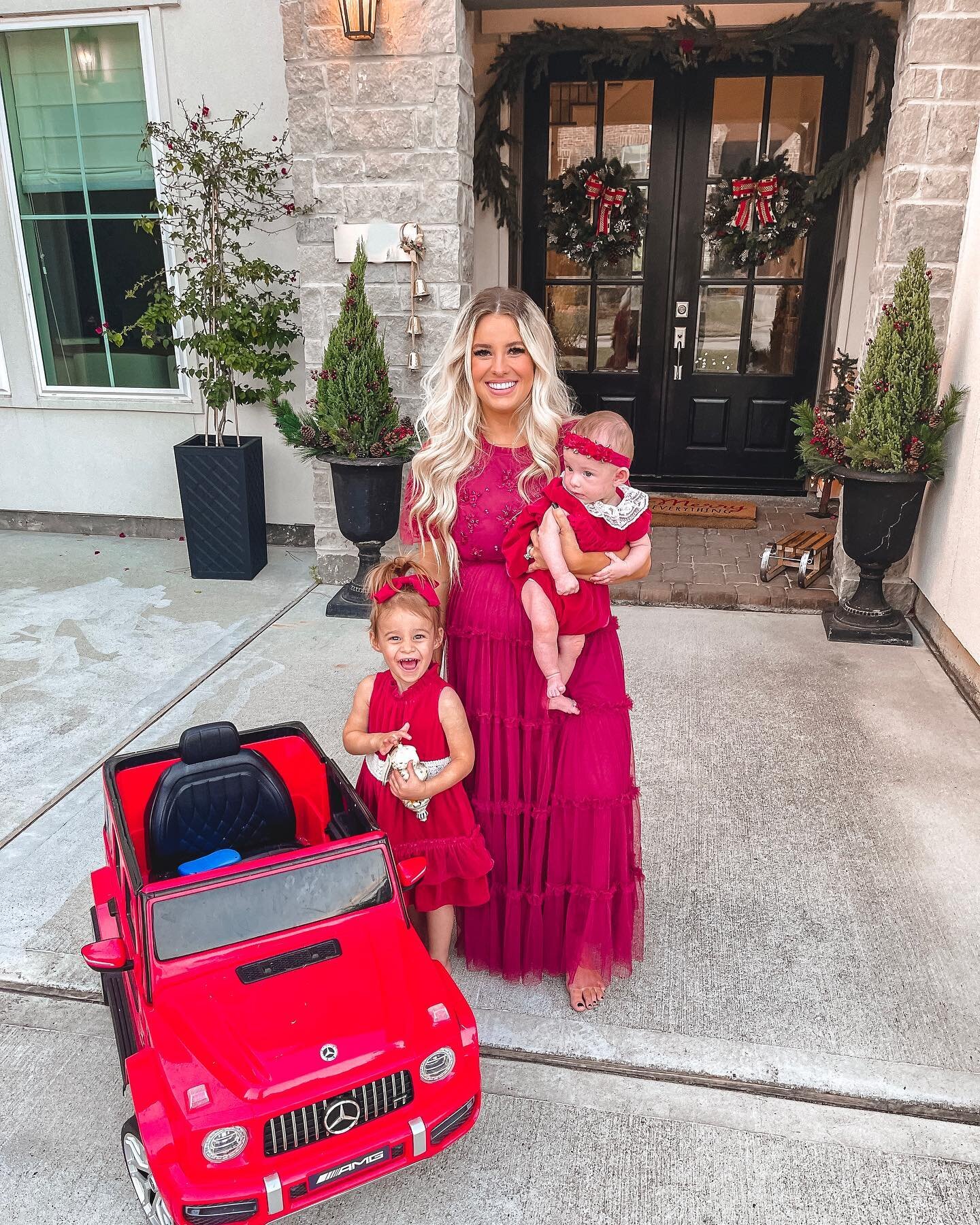 Let&rsquo;s do our highs and lows of the day in the comments: my low was the baby monitor situation 🥲 (see stories) BUT ON THE CONTRARY my high was that we definitely got at least one good pic for our holiday card WHICH IS A MAJOR MOM WIN!!! I know 