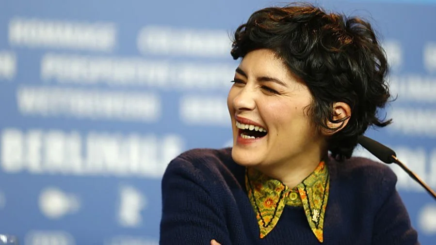 8 Essential Styling Tips for Short Woman Speakers: How to Take Up Space on Stage