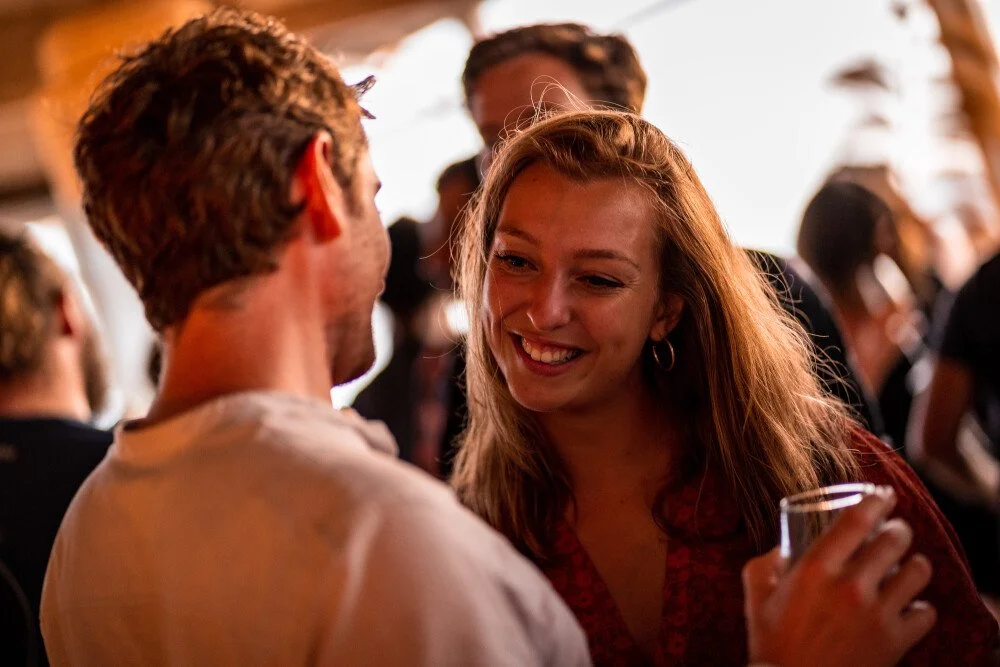 Hay una nueva forma más emocionante de tener citas en Madrid