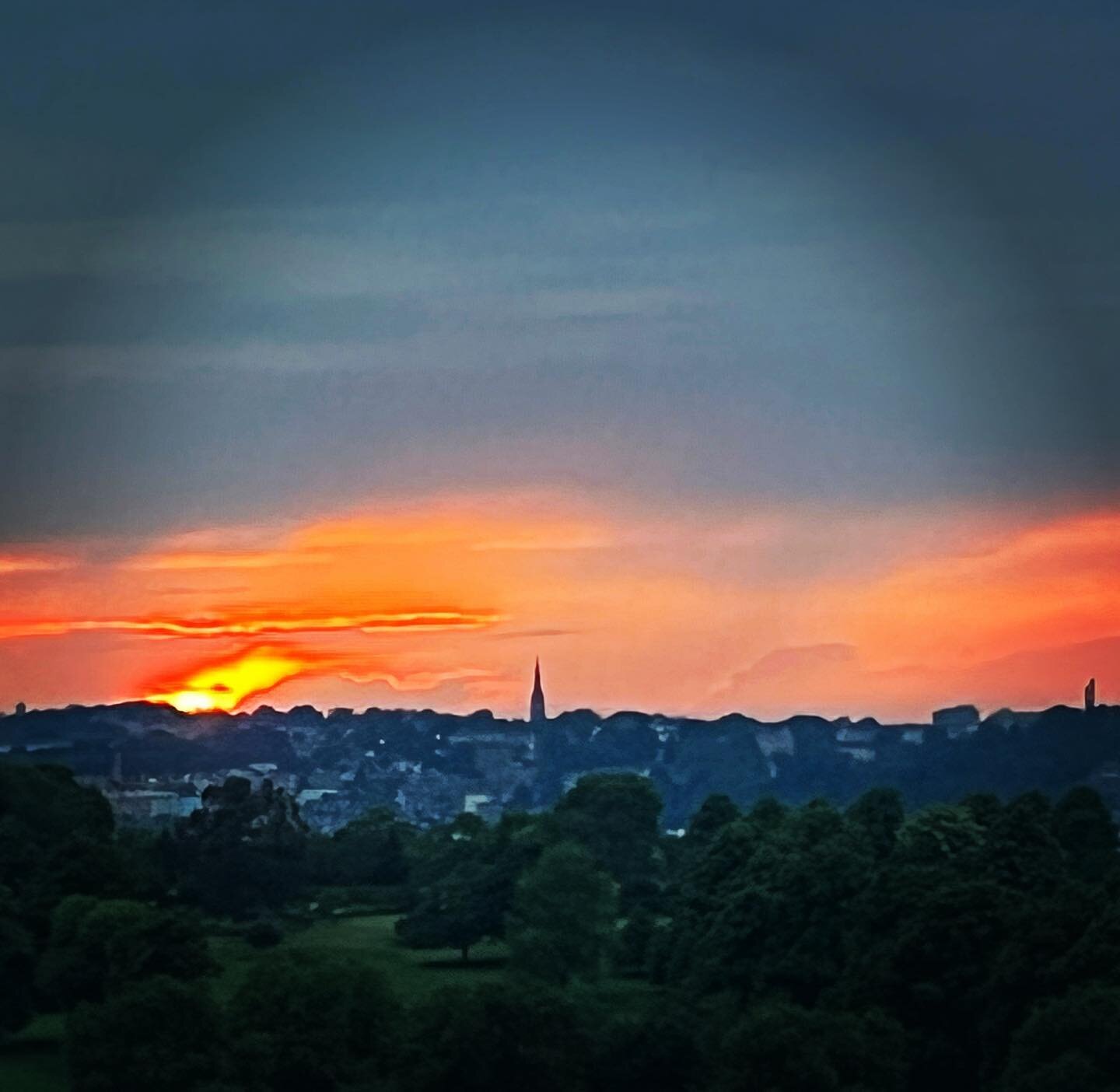 Fire, water, air &amp; earth. 
🔥 🌧 🌬 🌳 

All the elements in the Bristol sky last night, on fire with a thundery sunset.

#elements #fire #water #air #earth #sunset #fireysunset #photography #bristol #bristolsunsets #watchingthesun #alltheelement