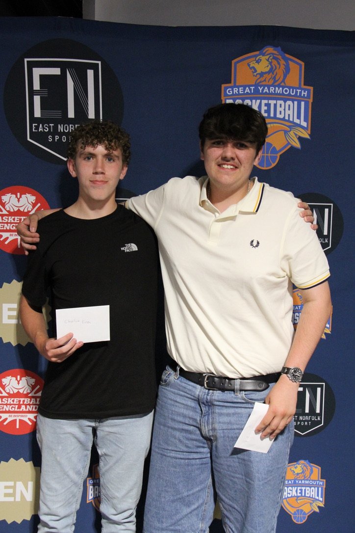 Special thanks to our Assistant Coaches Charlie and Alfie
