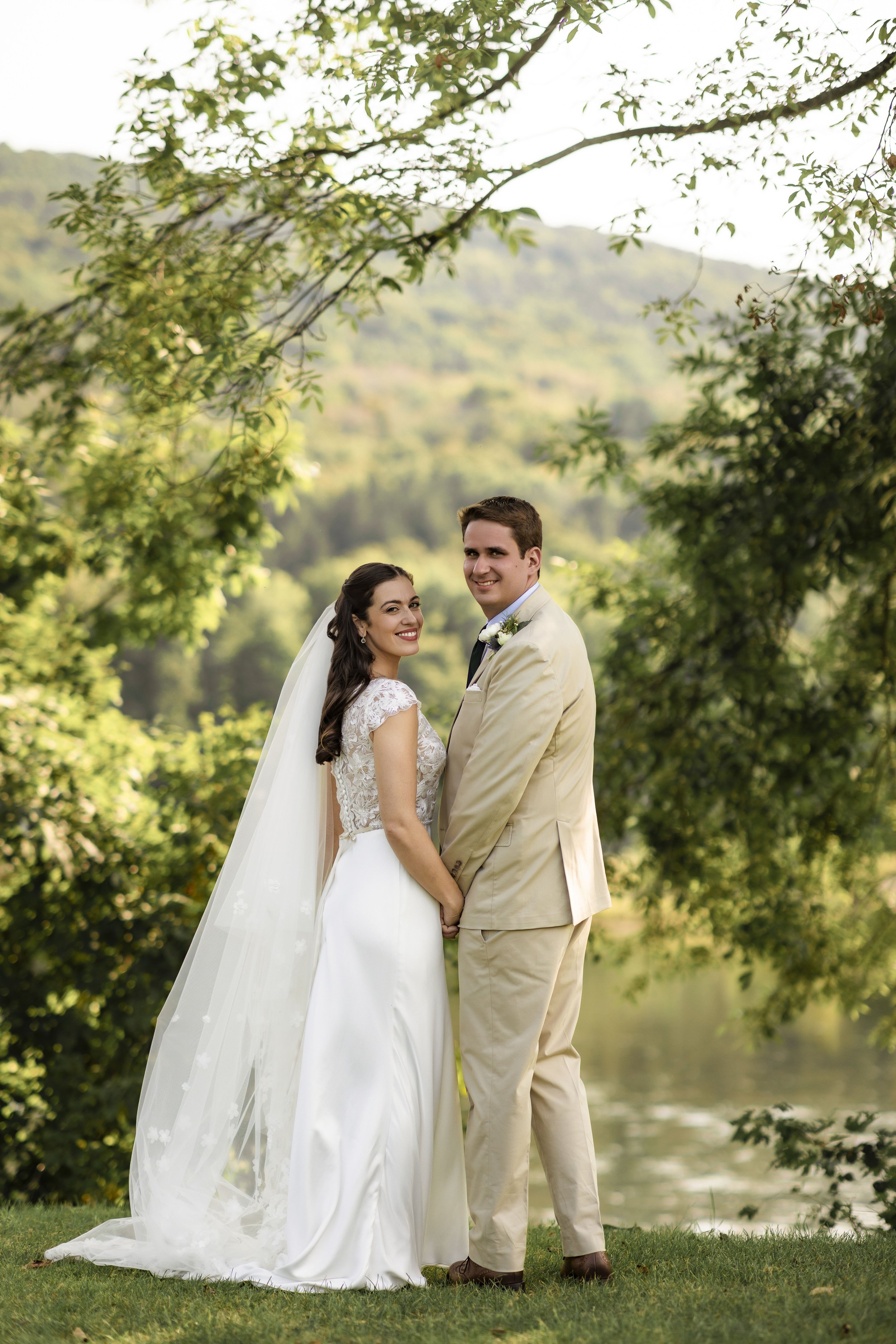 Wedding couple at the Jersey Shore photographed by Cyan Blue Photography Monmouth County NJ