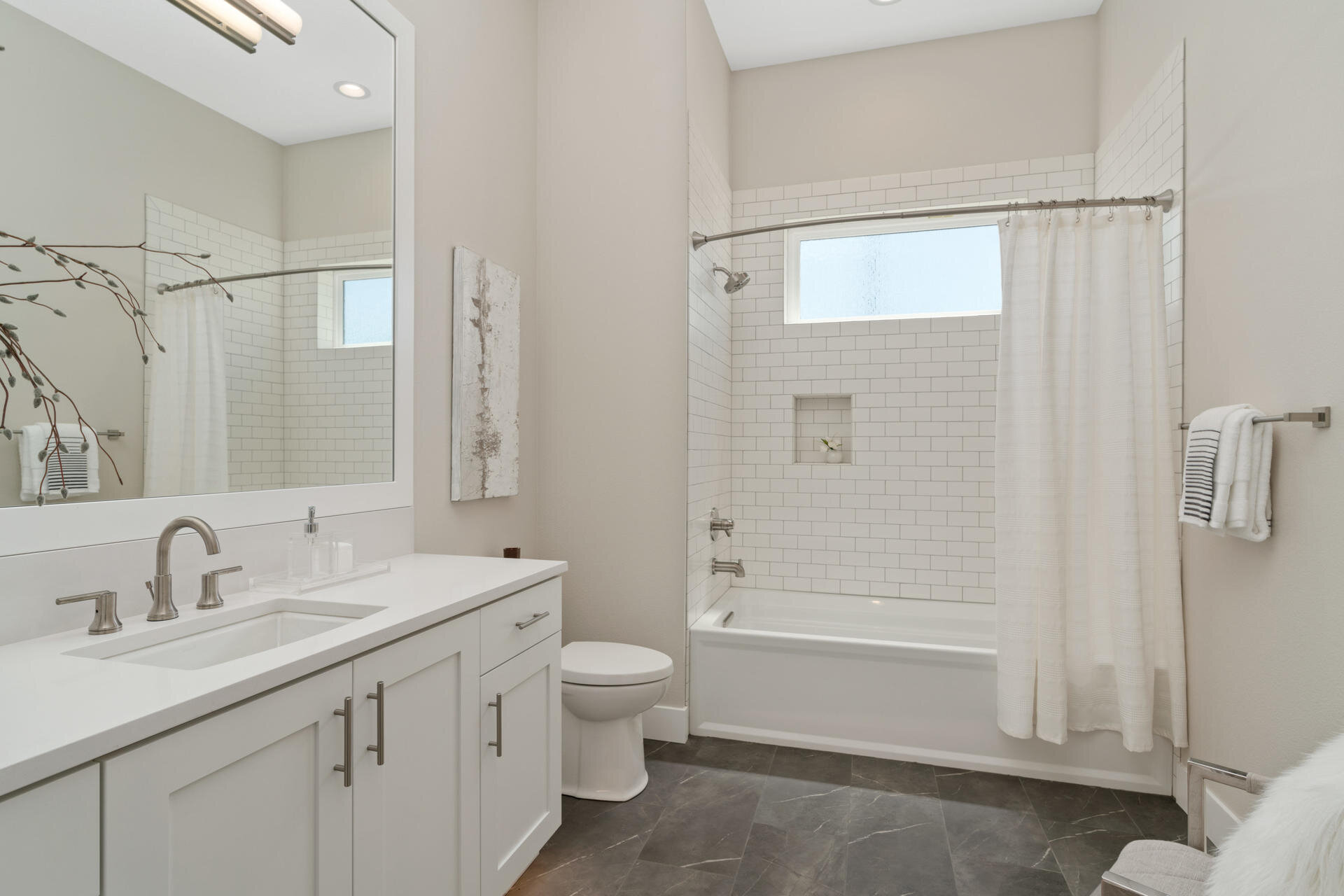 5686 SW 87th Ave Portland OR-049-033-Bathroom-MLS_Size.jpg