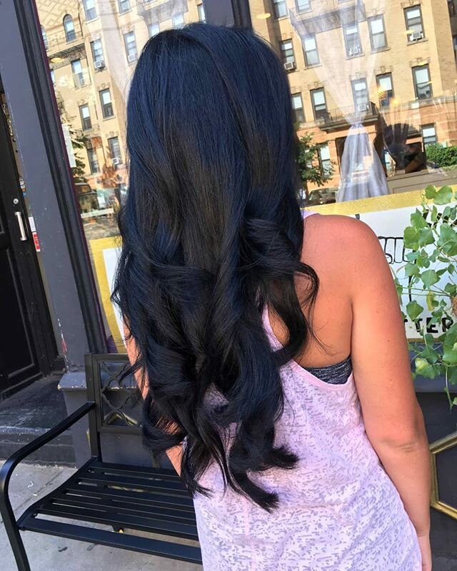 So fresh so vibrant 😍 #color #glazecolors #haircut💇 #hairlove #cuttinghair #hobokenstylist #hobokensalon #uptownhobobken #beautybar #stylinghair #njsalon #hairchange #hoboken #bloitoutlounge 
Haircut, glaze and styled by Zonia