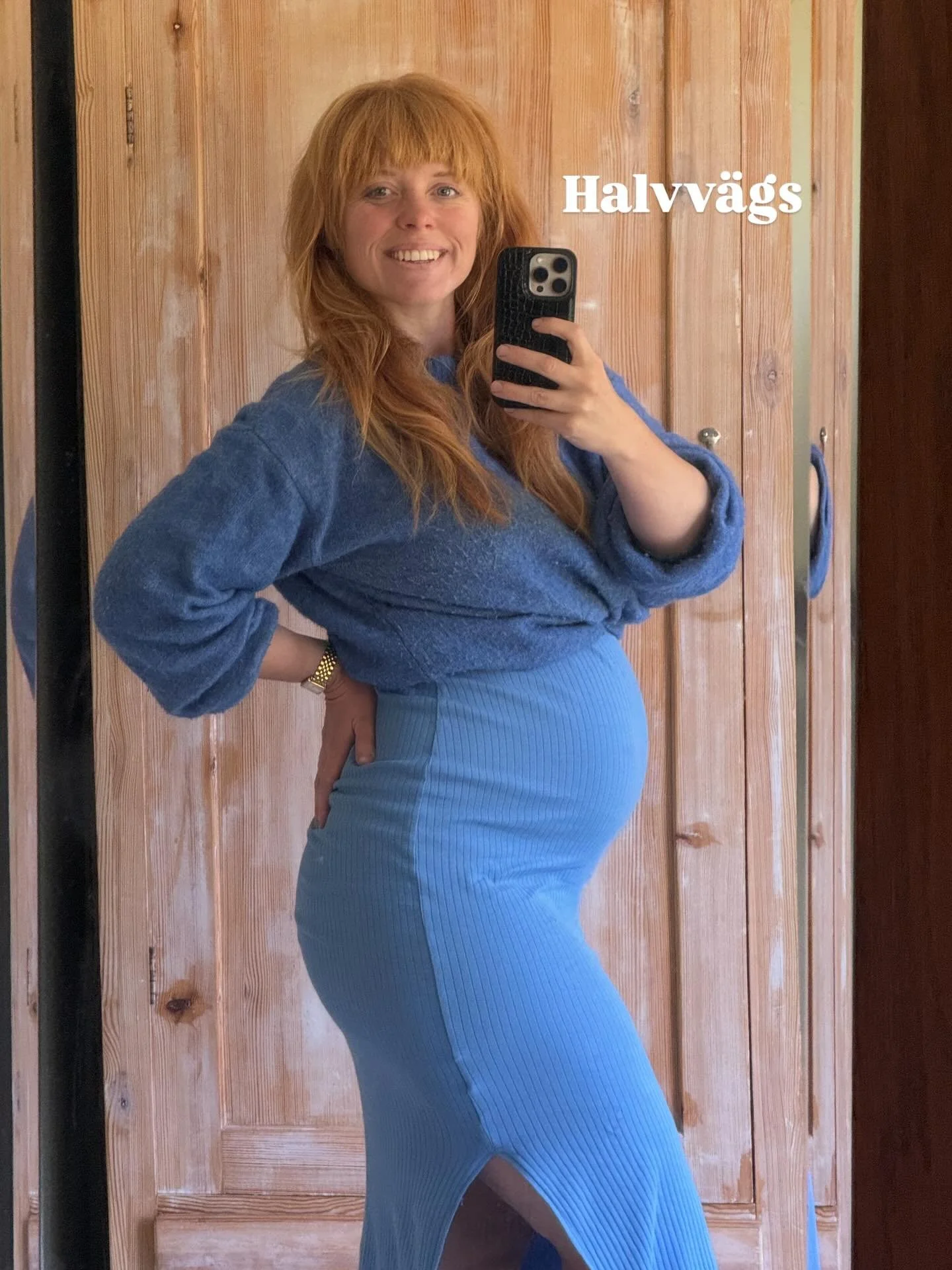 Jag &auml;r halvv&auml;gs ❤️

&Auml;ntligen t&ouml;rs jag vara glad. Jag har inte velat delat graviditeten s&aring; h&auml;r &rdquo;f&ouml;r alla&rdquo; innan jag k&auml;nde mig tryggare i att det kommer g&aring; bra den h&auml;r g&aring;ngen. 

Samt