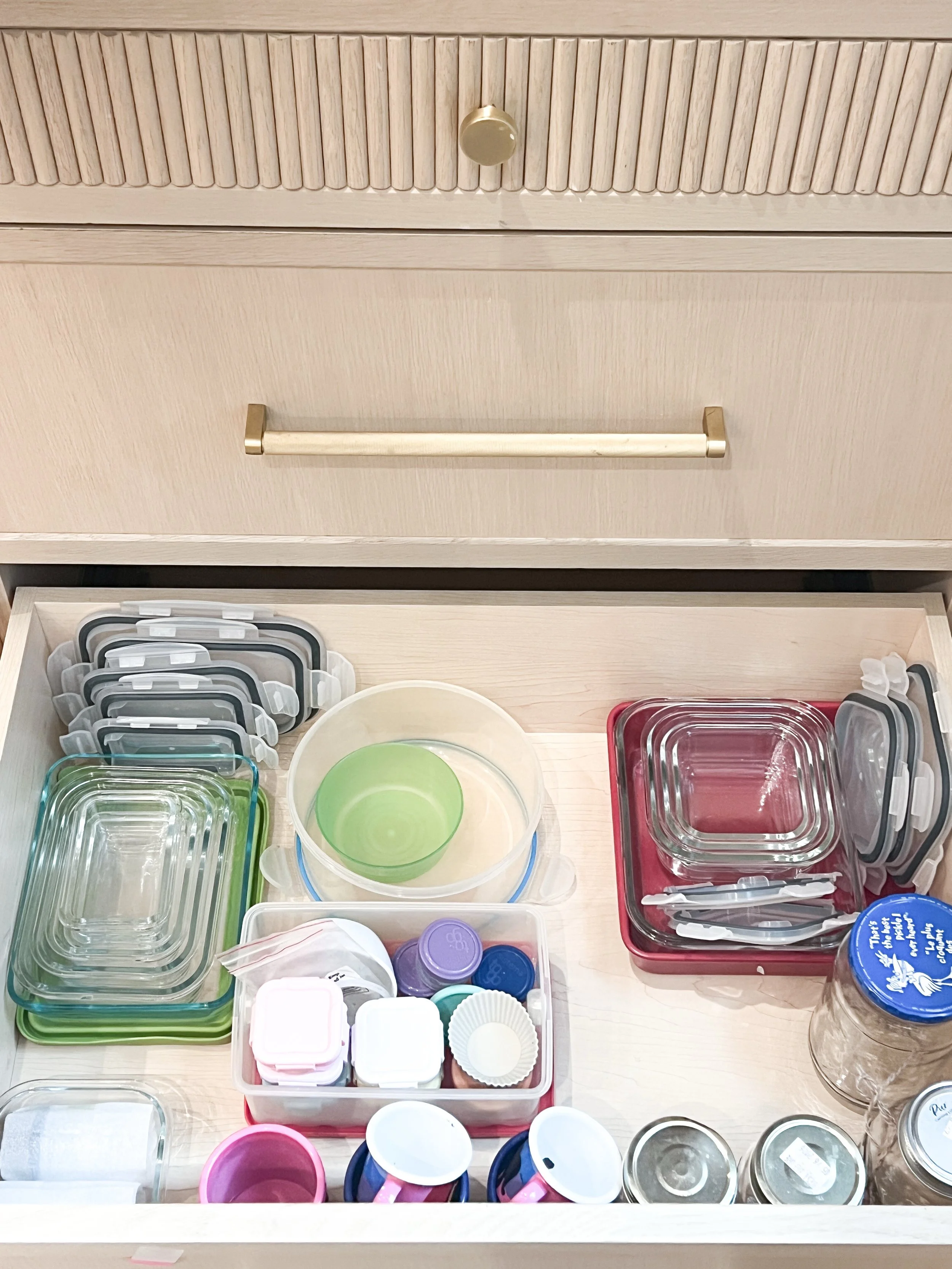 Organized kitchen drawers never disappoint&hellip;

Sure, there&rsquo;s maintenance, but a good system makes it a lot easier 😉

Organized by @forever_organized