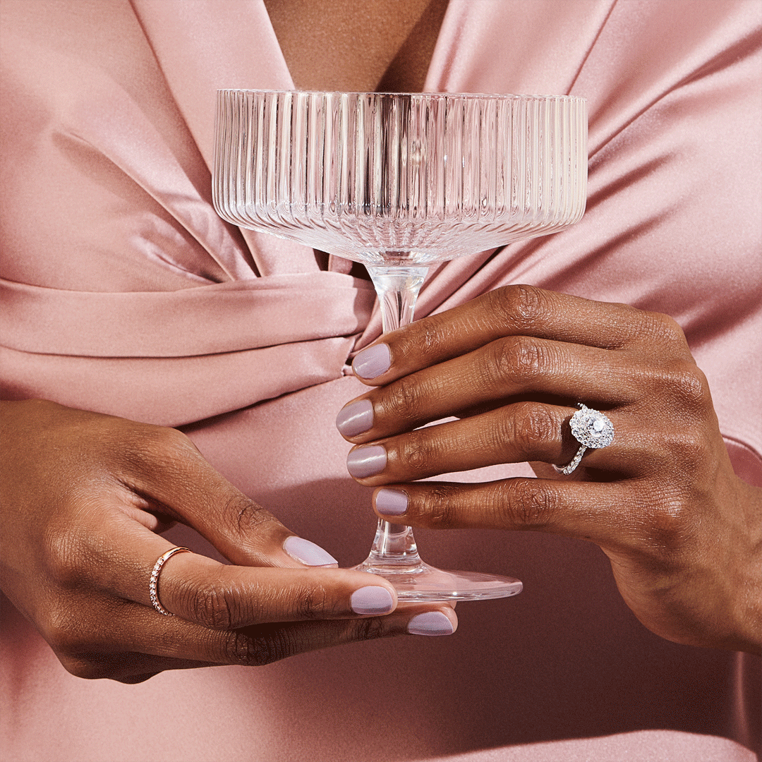 COMITA_210617_BUSTLE_BBridges_02_Celebration-GIF.gif