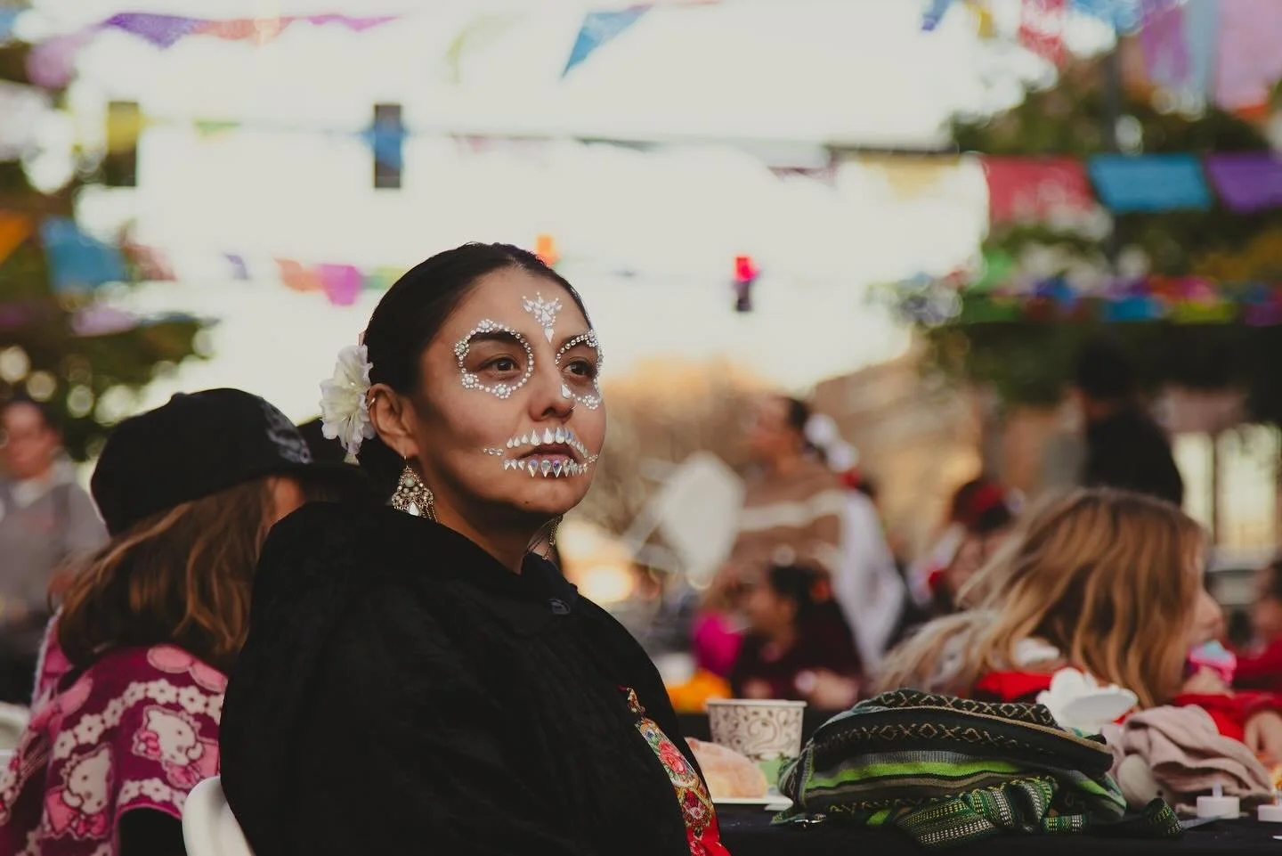 The veil between worlds thins on this sacred night. #DiaDeLosMuertos 💛🕯️

We are so grateful to our generous sponsors for making this magical evening possible:
ALLO Fiber, SouthState Bank, Luna&rsquo;s Tacos &amp; Tequila, Tigre 102.1 FM, High Plai