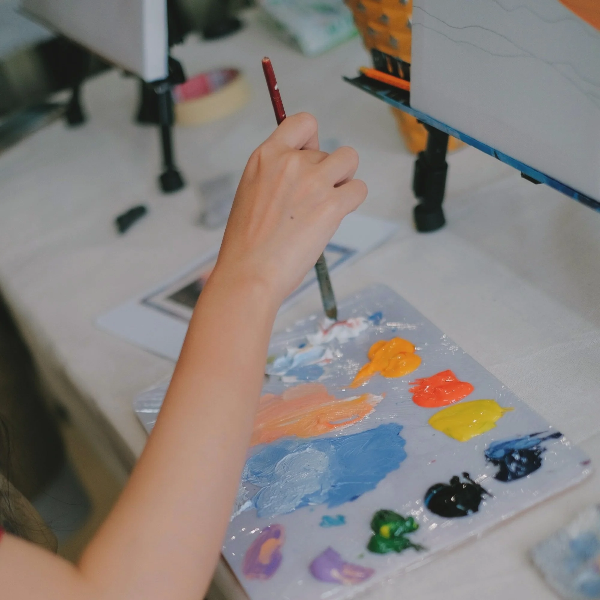 🌿 A blank canvas. Fresh paint. This could be the summer you discover your creative side.

Join artist Don Lowe at the GCAC for beginner-friendly acrylic painting classes designed for folks who want to learn something new in a relaxed, welcoming envi