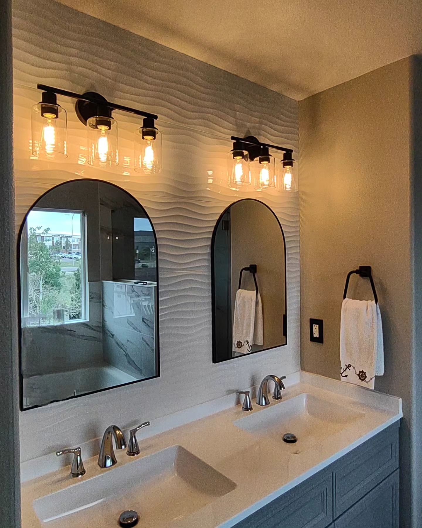 This one's called:
The Wave at the George's 
.
Vanity back feature wall
Swipe👉 to see the before 

#ItsNotWorthWhileIfItDoesntMakeYouSmile 
#RyansQualityServicesLLC 
#DontForgetToTextYourMom