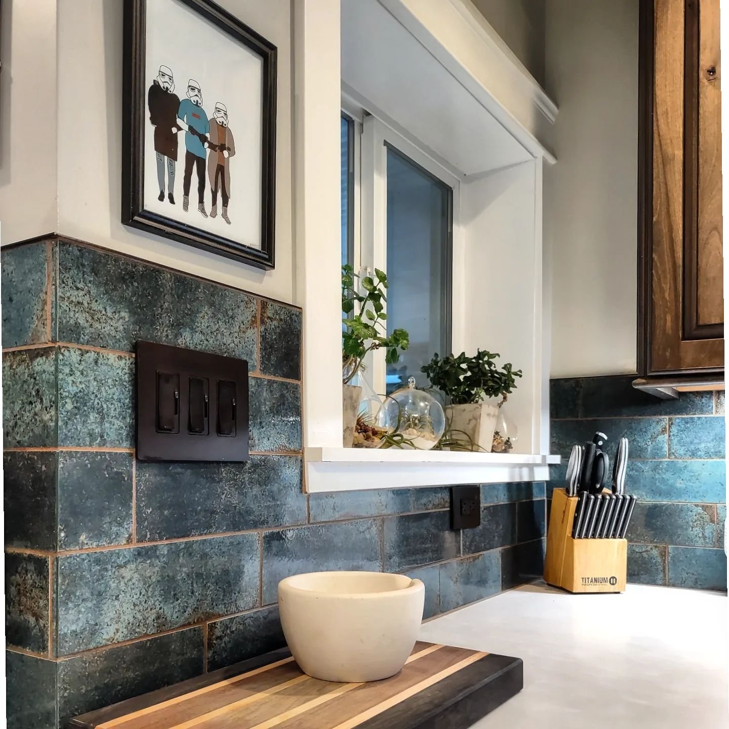 Very cool backsplash i recently completed with the help of @snowflake_cake 
Emser tile (Emerson Inhale Verde)

Did the color matched epoxy mitered turns on this one also. Such a clean look.

#RyansQualityServicesLLC #SmileMarketing #Quality #Tile #Ba