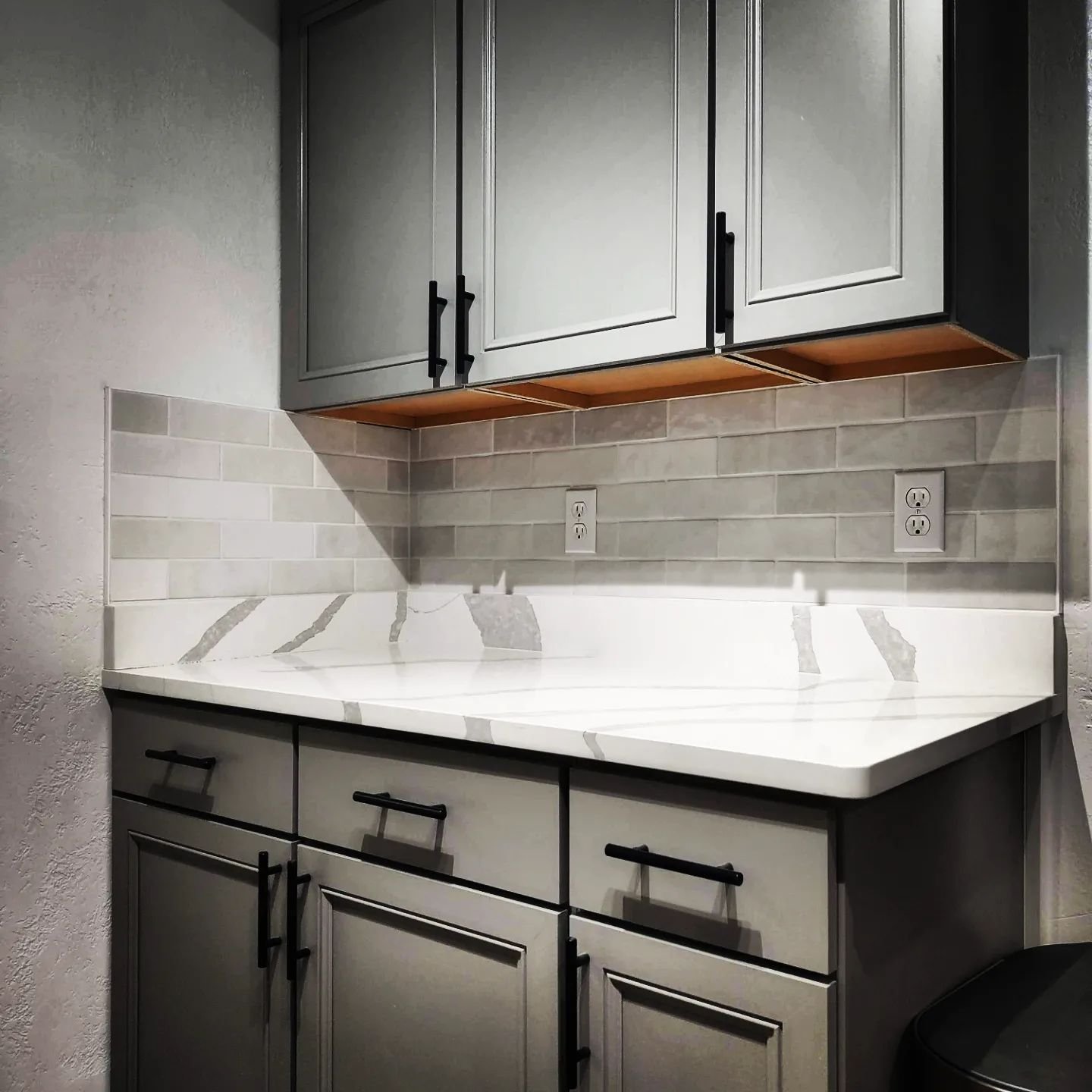 The Cloe Splashback
.
..
...
....
.
.
.
.
#DontForgetToTextYourMom 
#RyansQualityServices #Quality #SmileMarketing #SmallBusiness #Tile #Backsplash #Kitchen #Subway #Handmade #Look #Remodel #ColoradoSprings #Colorado #Montolit #Cloe #Bedrosian #Schlu