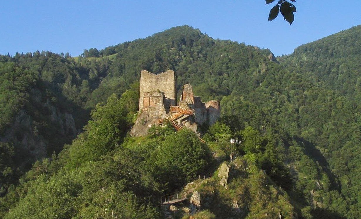 Poienari Dracula castle1.jpg